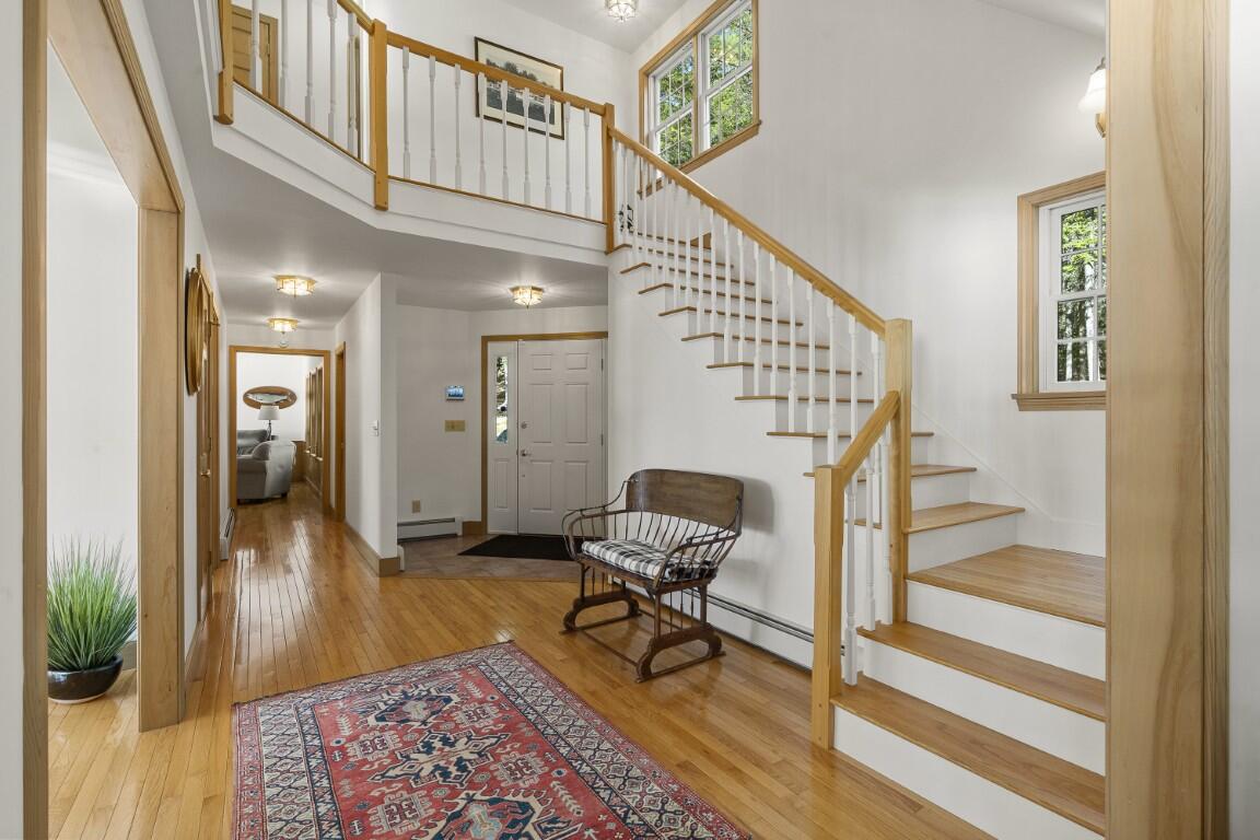564 West Side Road Property Photo 42