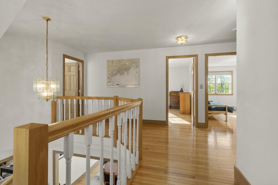 564 West Side Road Property Photo 43