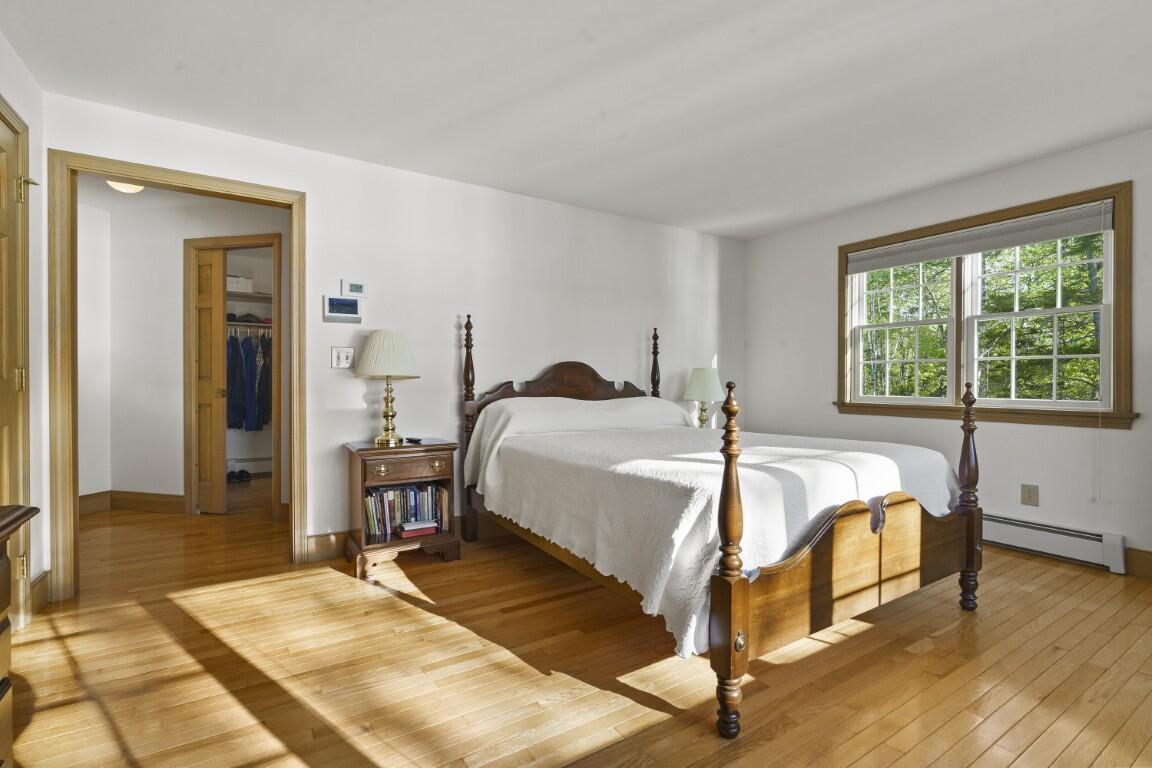 564 West Side Road Property Photo 46