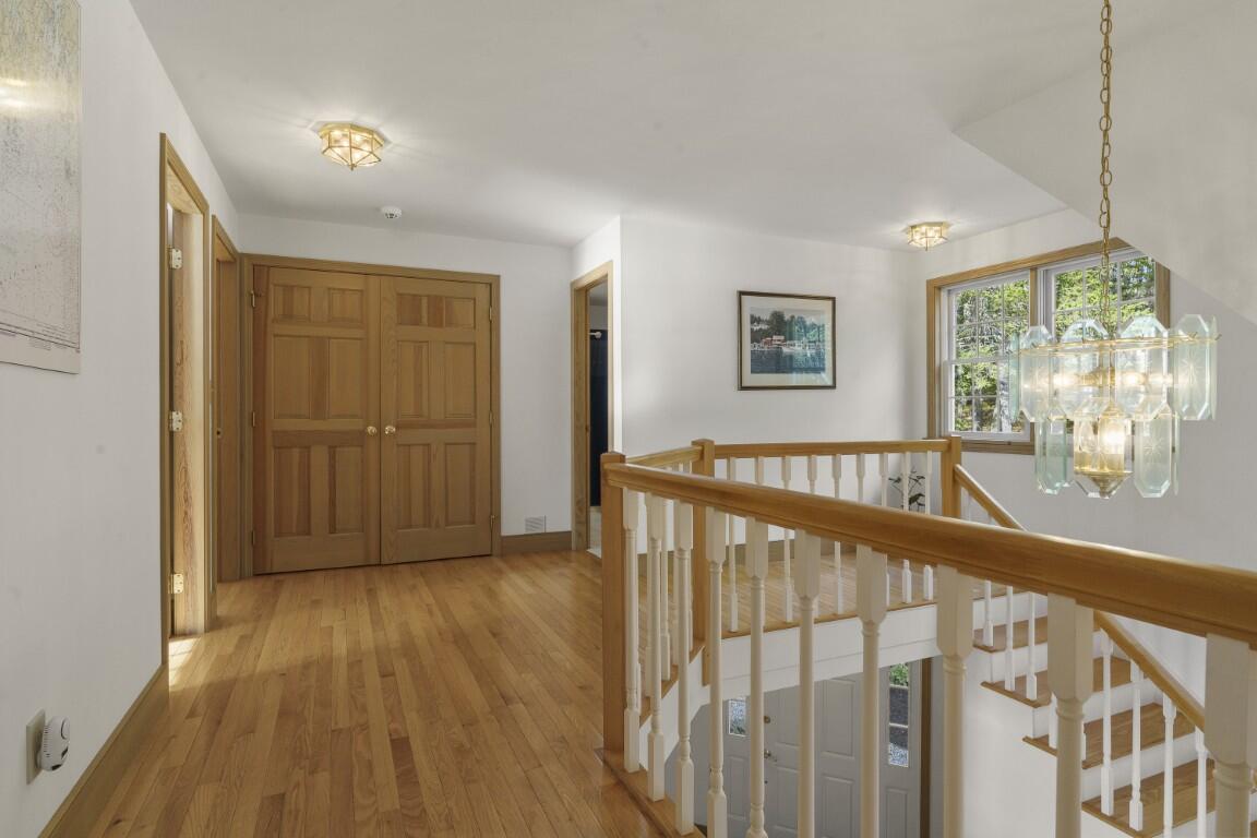 564 West Side Road Property Photo 50