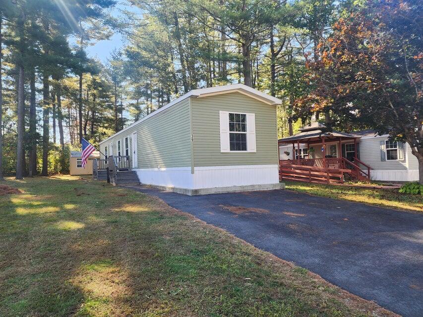39 Franklin Parkway Property Photo 1