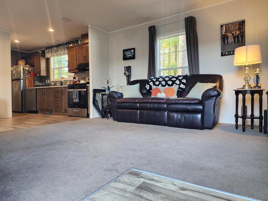 39 Franklin Parkway Property Photo 7