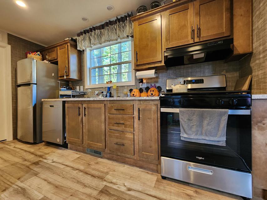 39 Franklin Parkway Property Photo 9