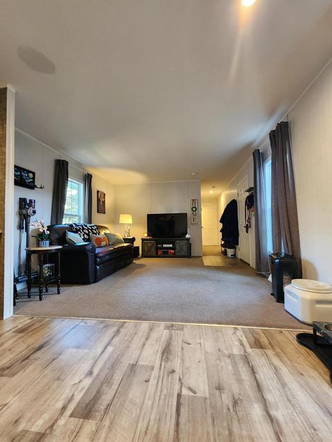 39 Franklin Parkway Property Photo 11