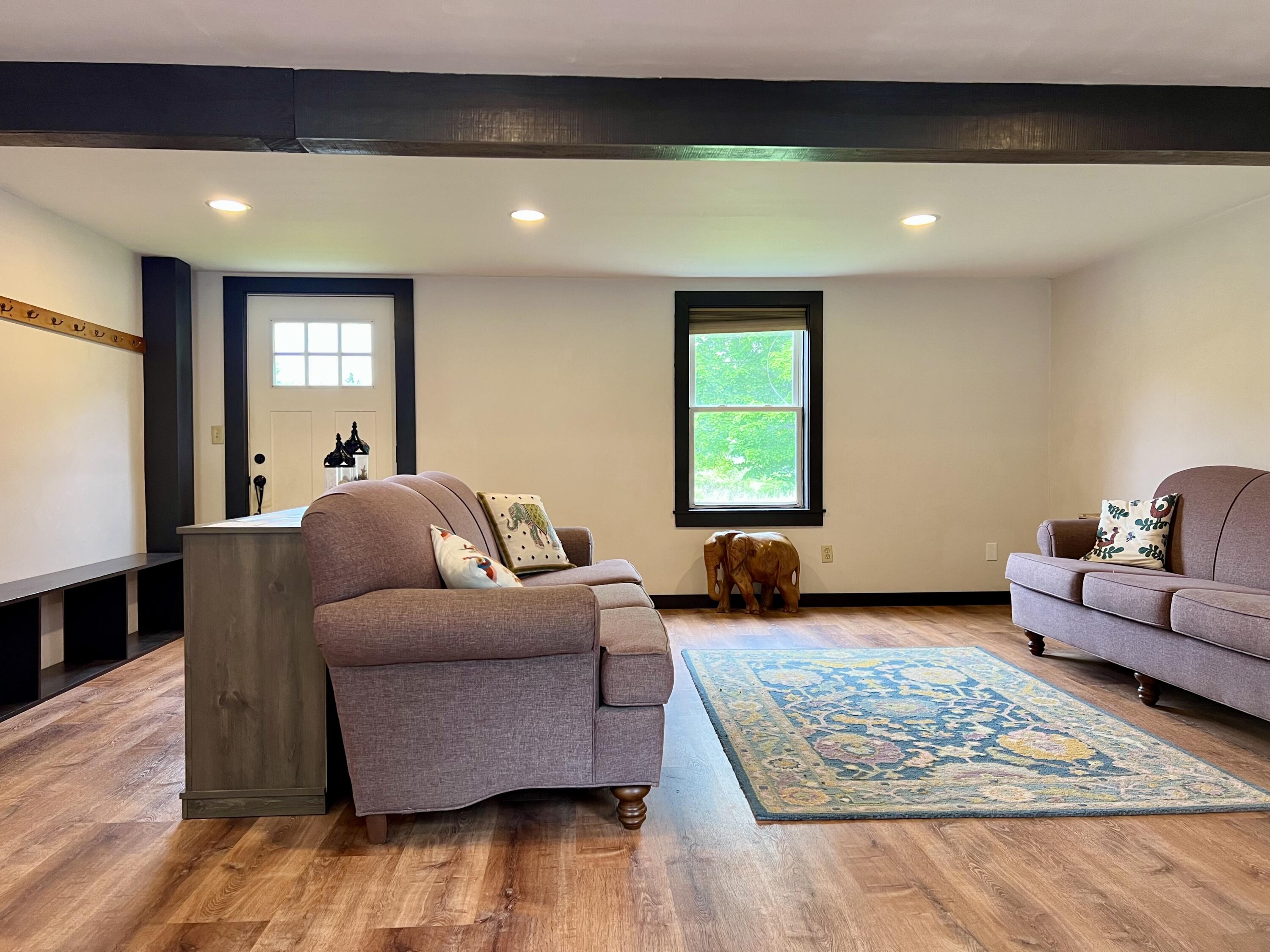 127 Swan Lake Avenue Property Photo 8