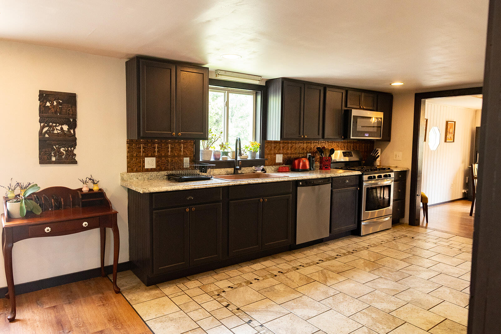 127 Swan Lake Avenue Property Photo 11