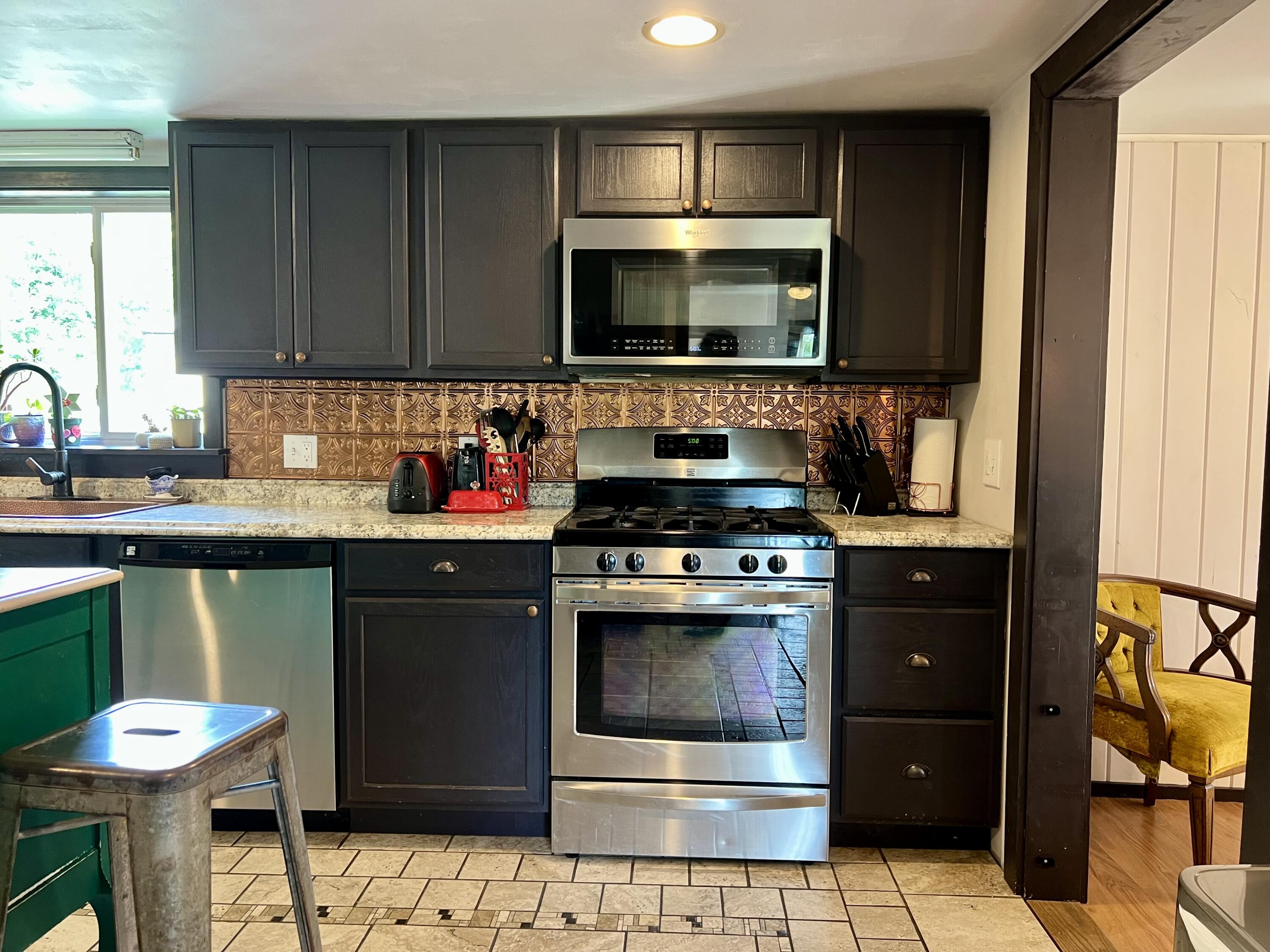 127 Swan Lake Avenue Property Photo 17