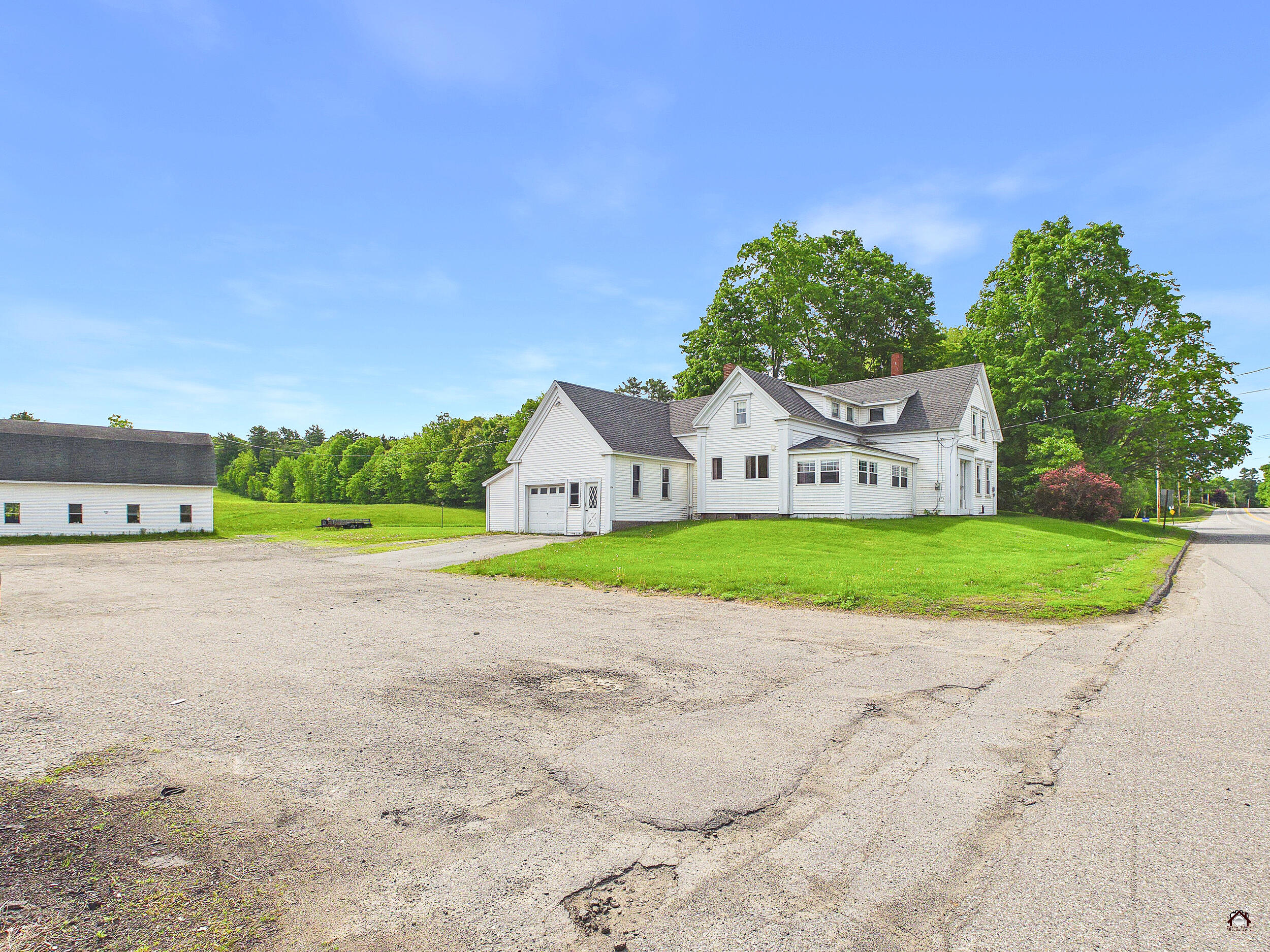 164 Windsor Road Property Photo 3
