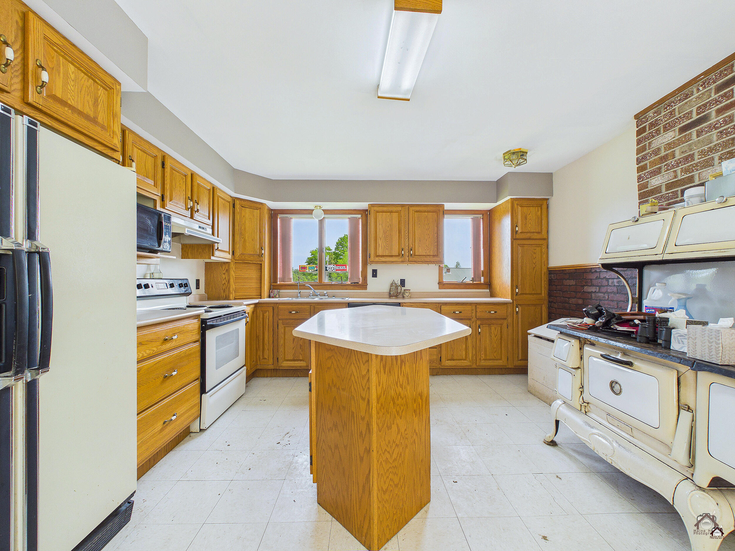 164 Windsor Road Property Photo 10
