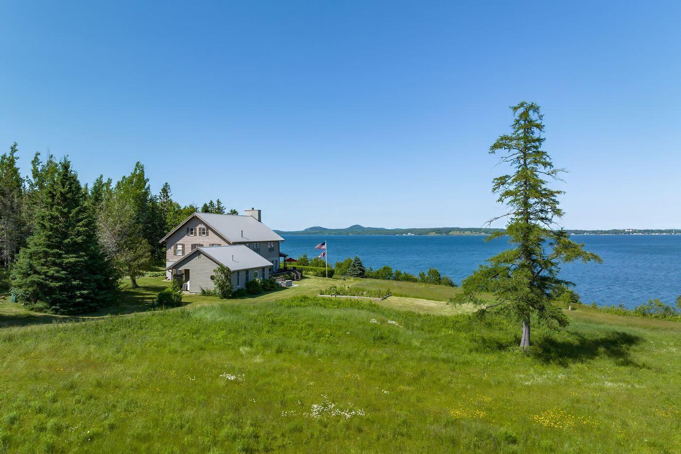 159 Devereaux Road Property Photo 8