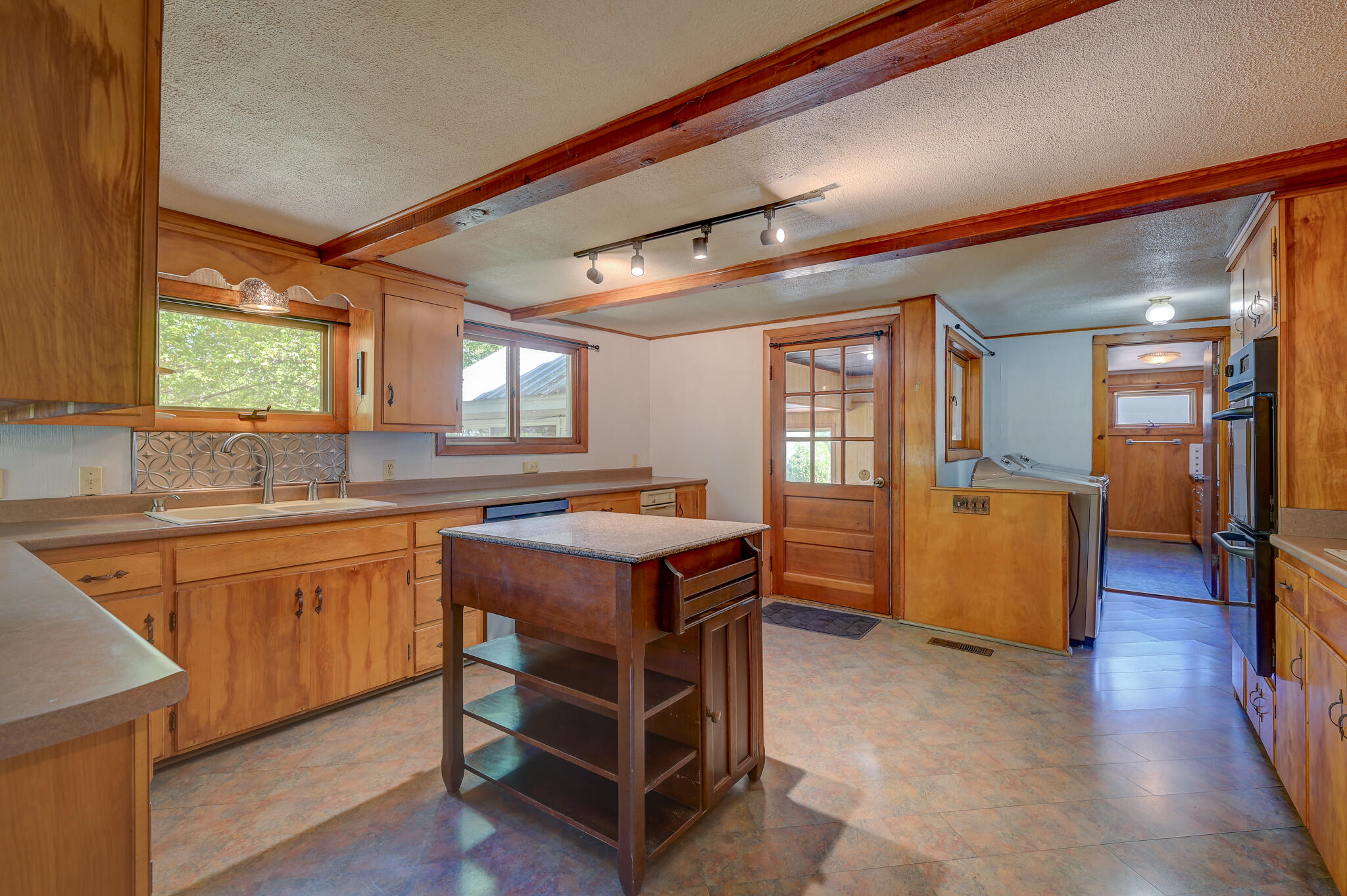 56 Smith Street Property Photo 8