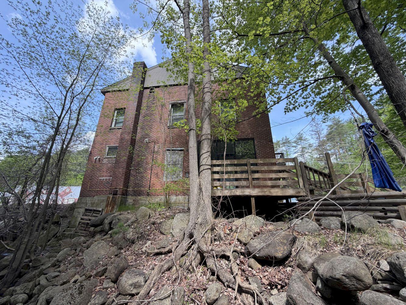 525 Main Street Property Photo 14