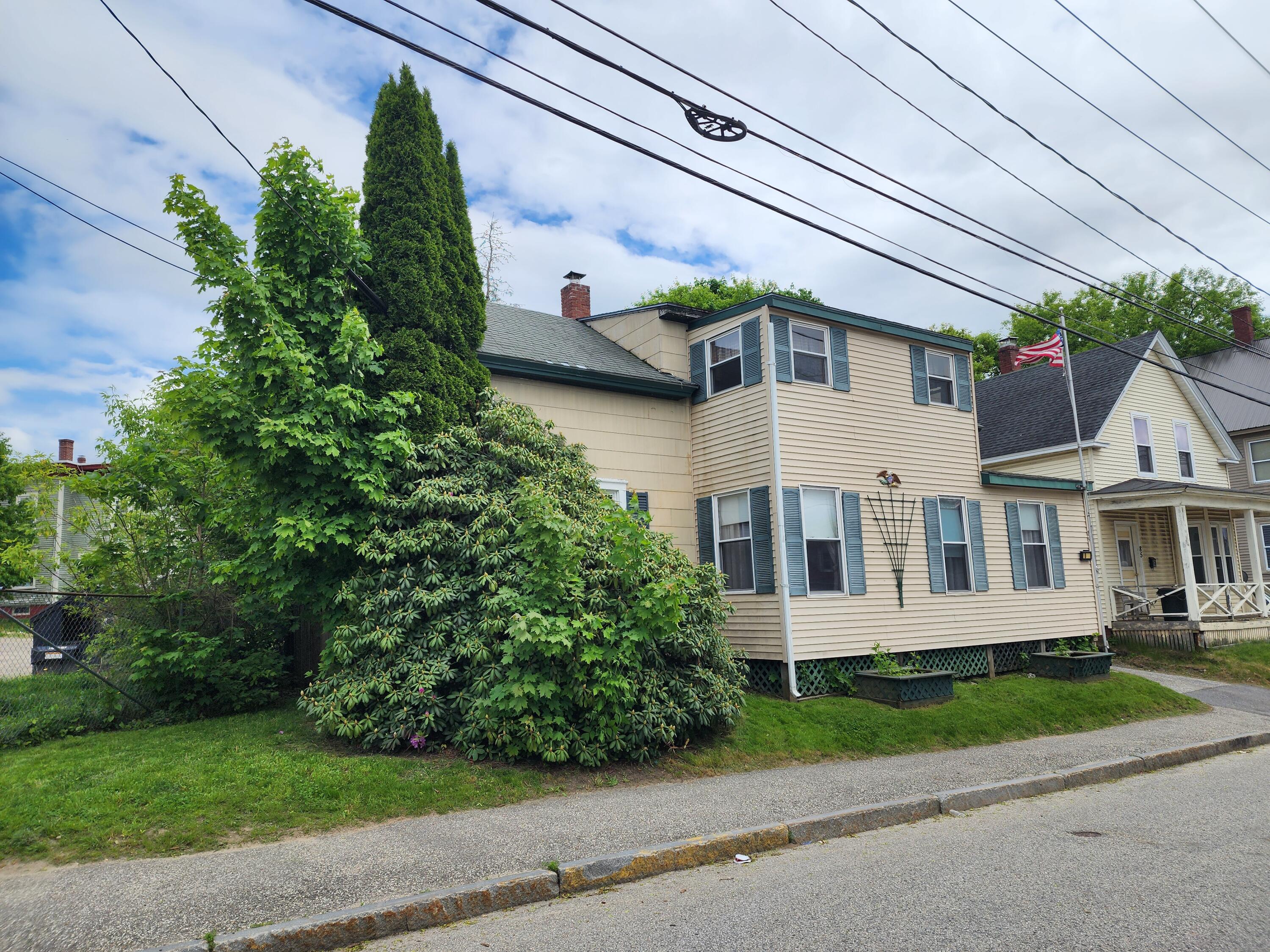 89 Oak Street Property Photo 2