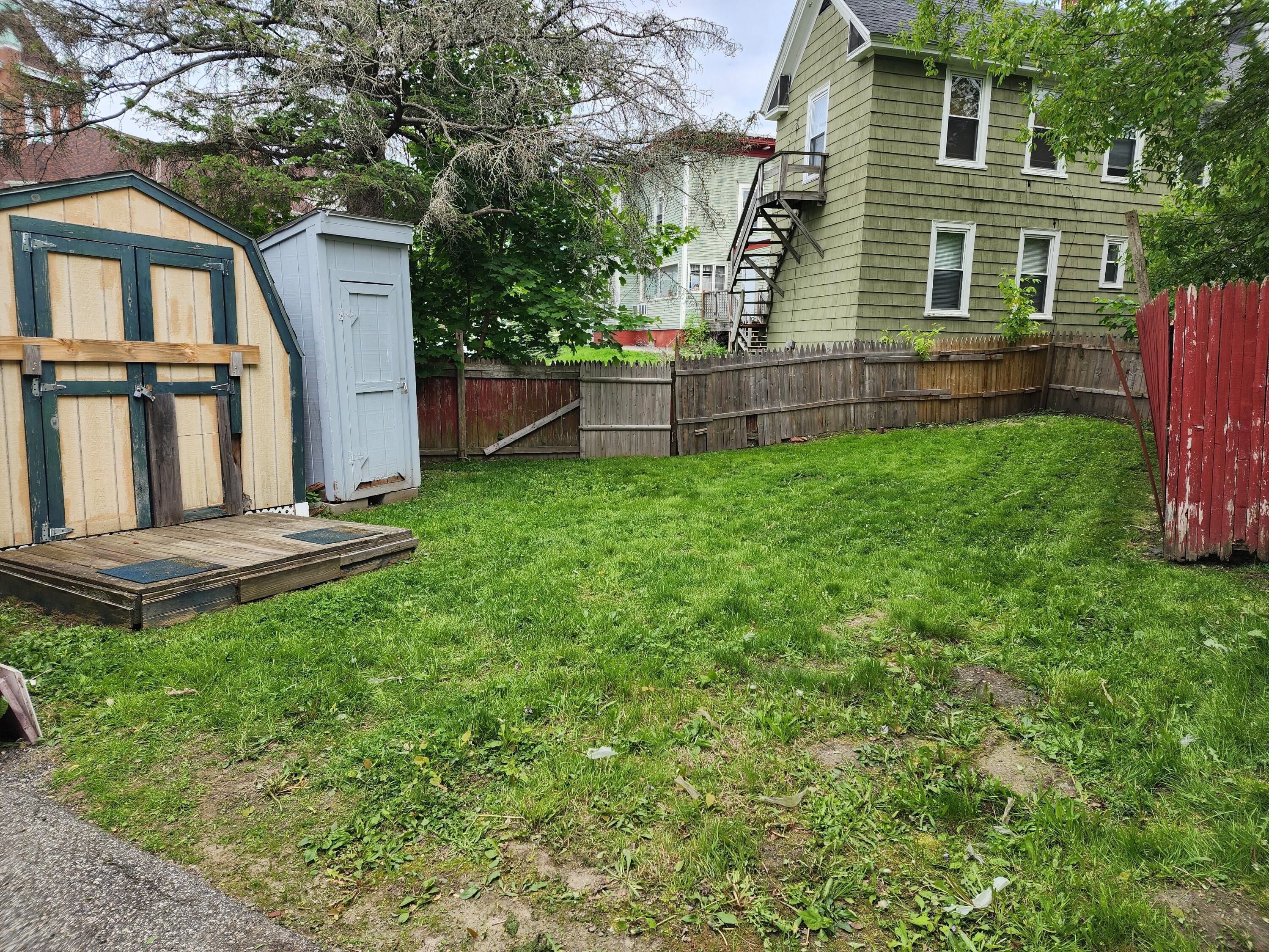 89 Oak Street Property Photo 4