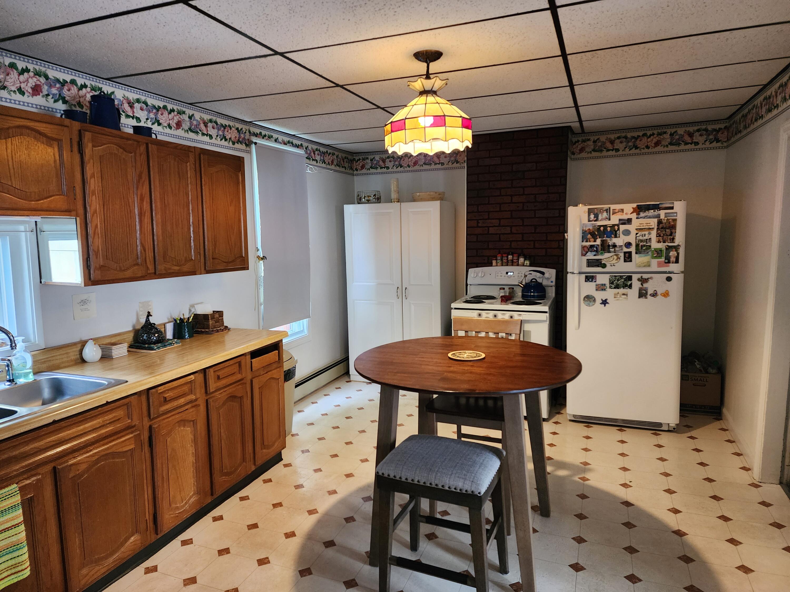 89 Oak Street Property Photo 5