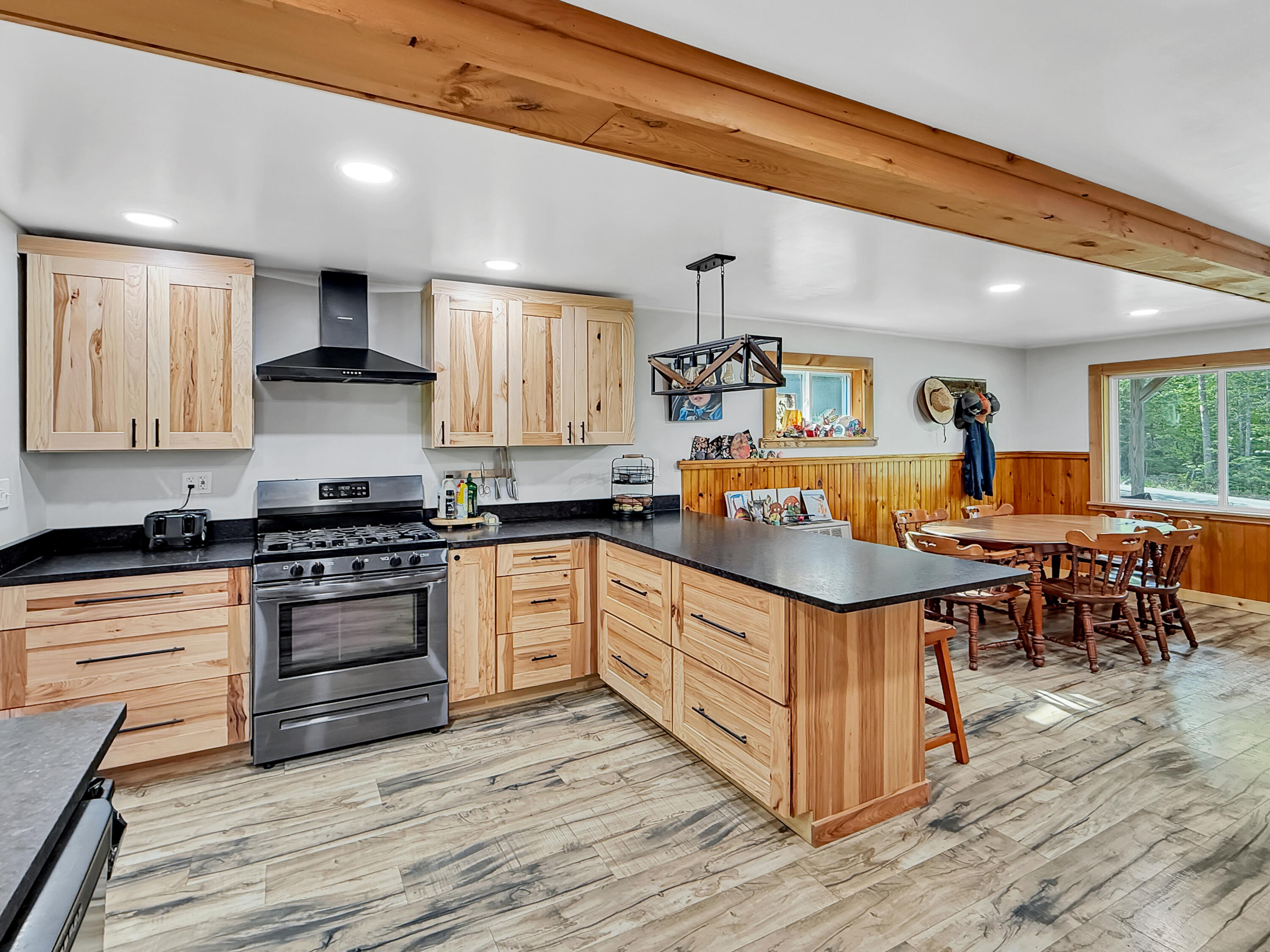 40 Onawa Road Property Photo 10