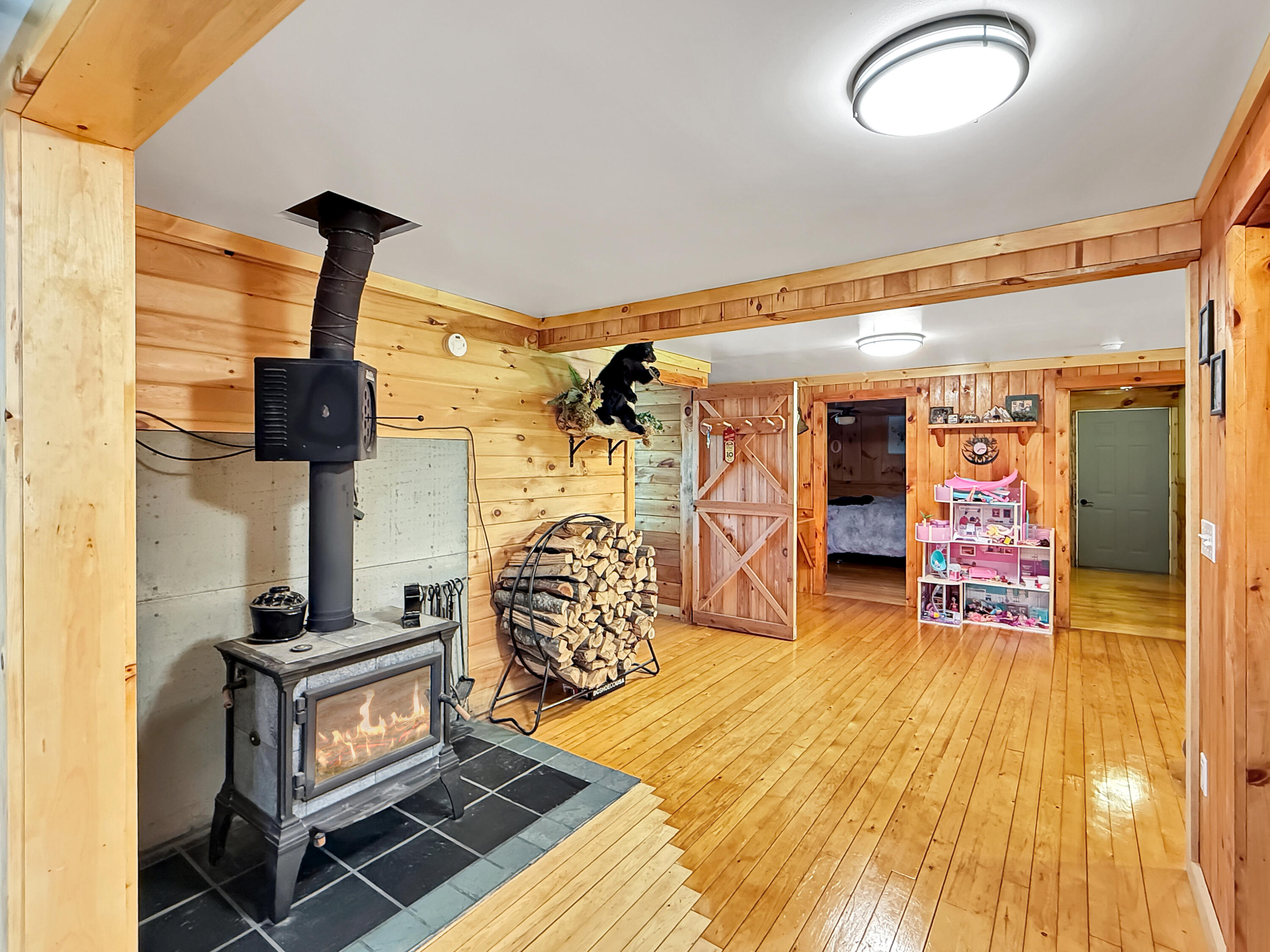 40 Onawa Road Property Photo 13