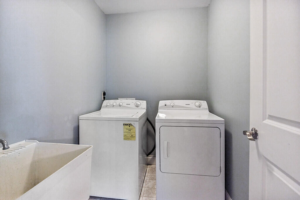 9 Fieldstone Drive Property Photo 17