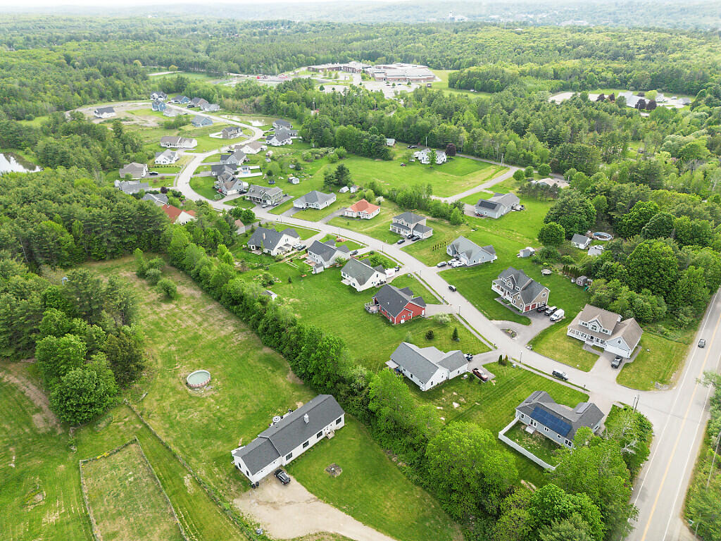 9 Fieldstone Drive Property Photo 46