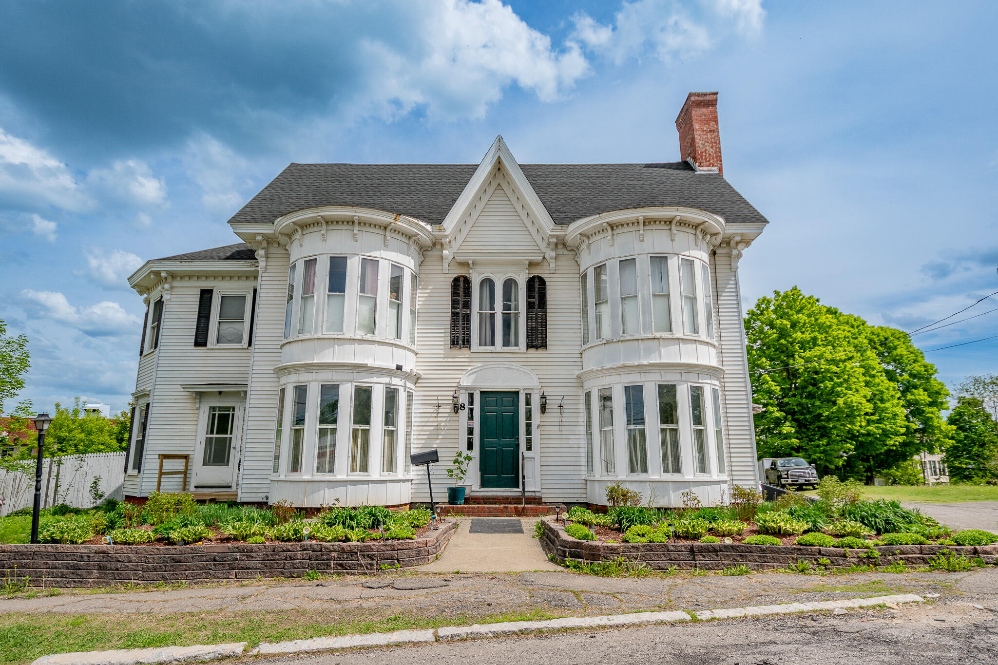 8 Monument Square Property Photo 1