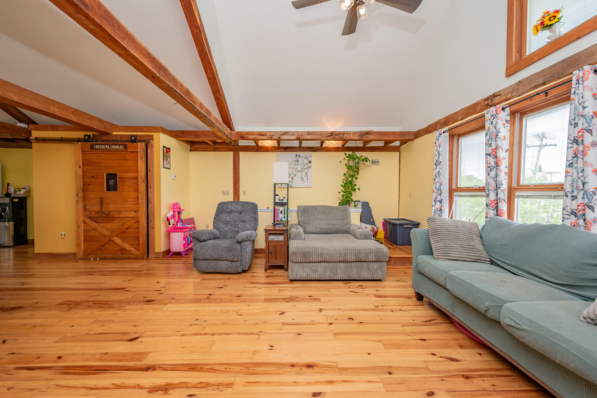 8 Monument Square Property Photo 22