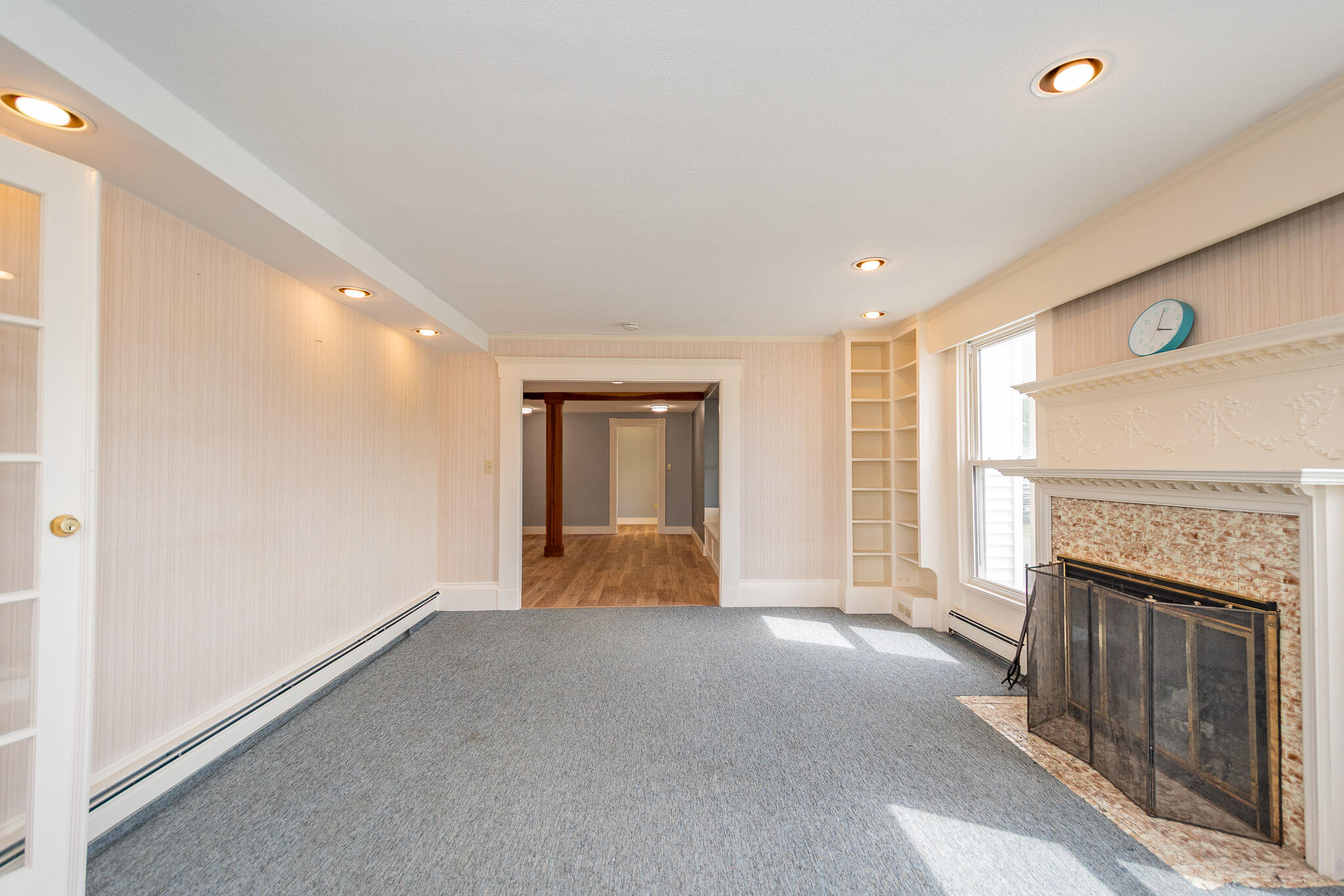 8 Monument Square Property Photo 55