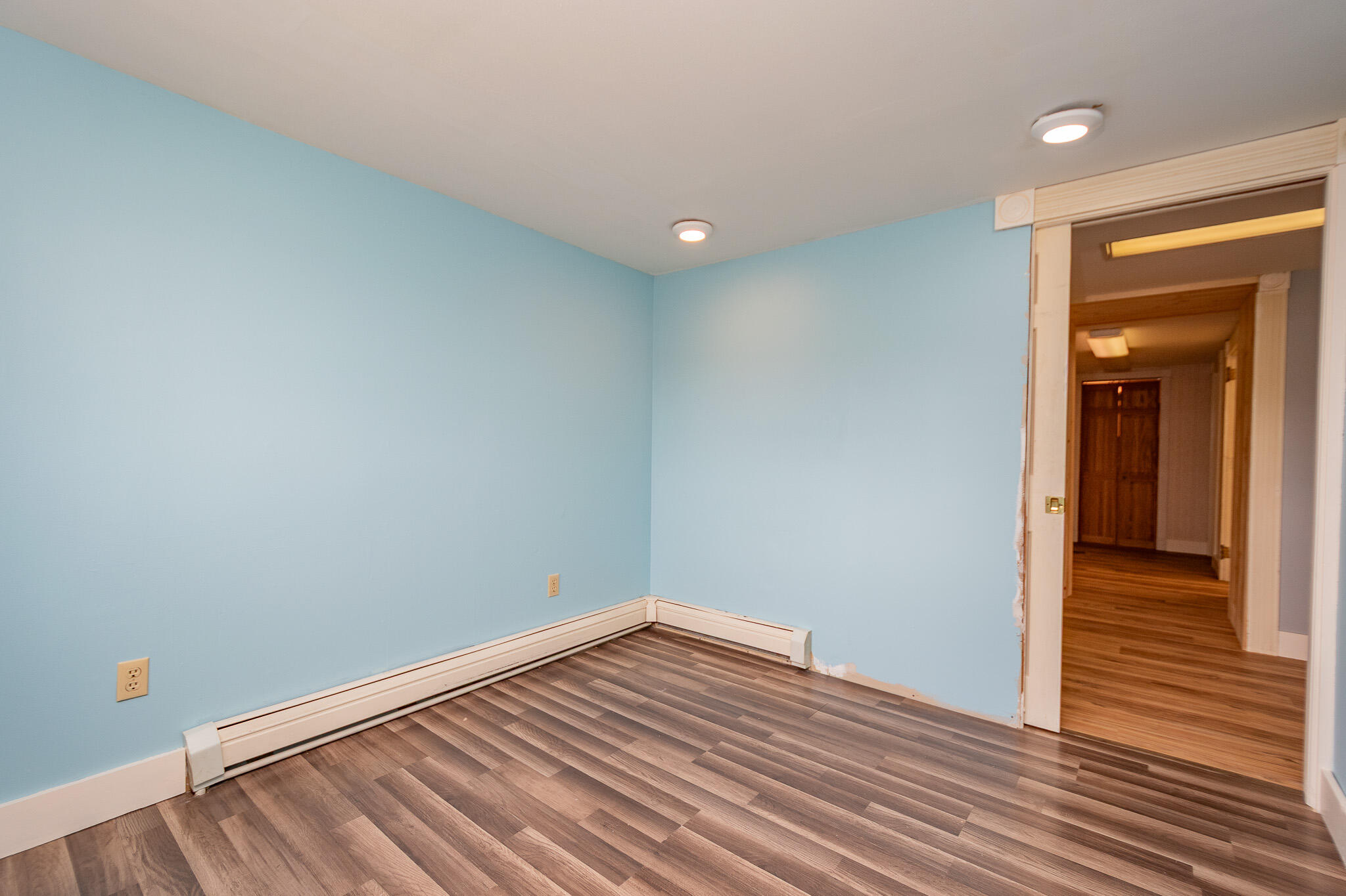 8 Monument Square Property Photo 81