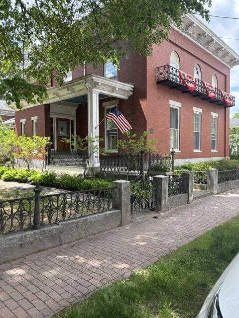 11 Lincoln Street Property Photo 2