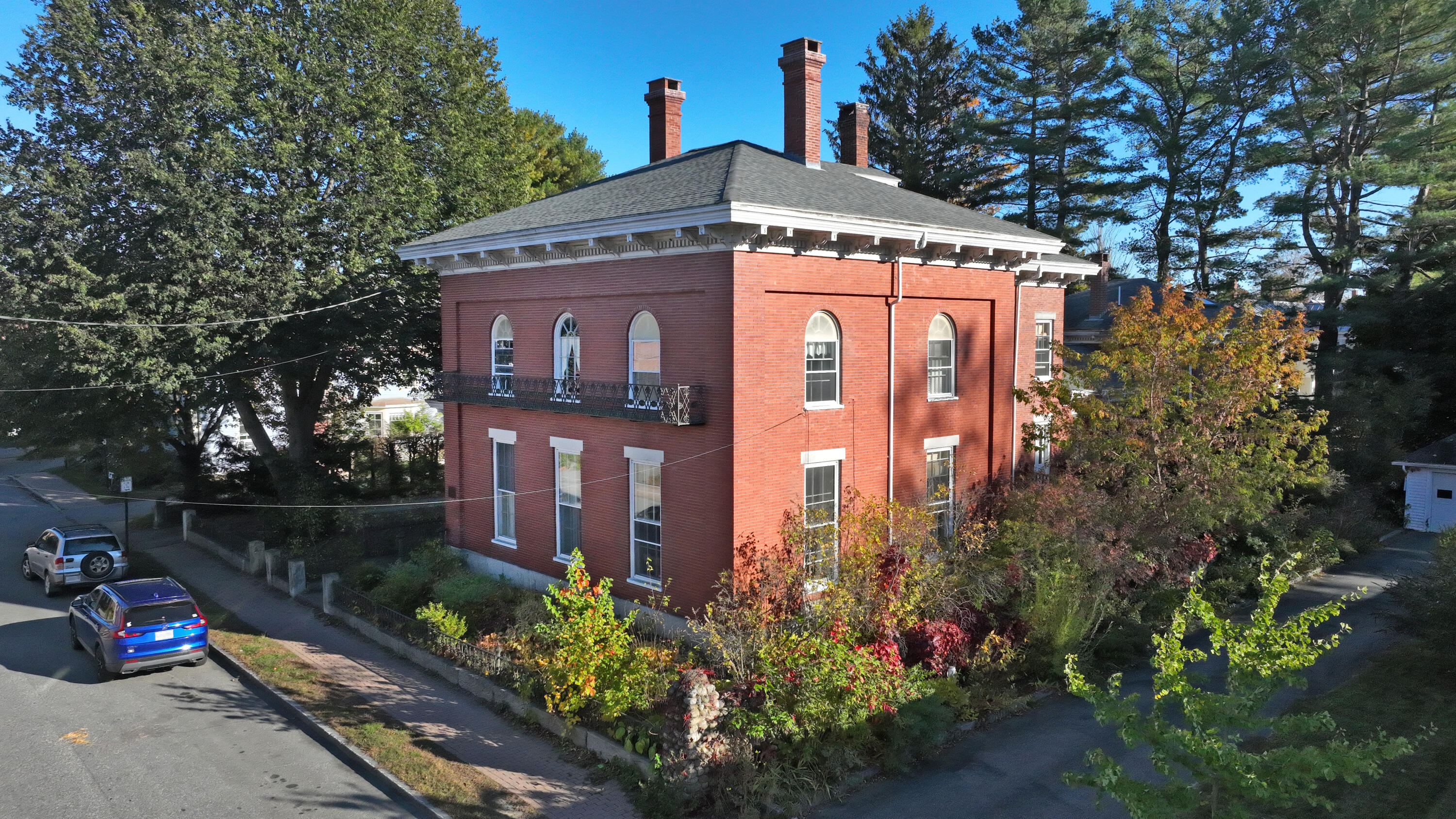 11 Lincoln Street Property Photo 4
