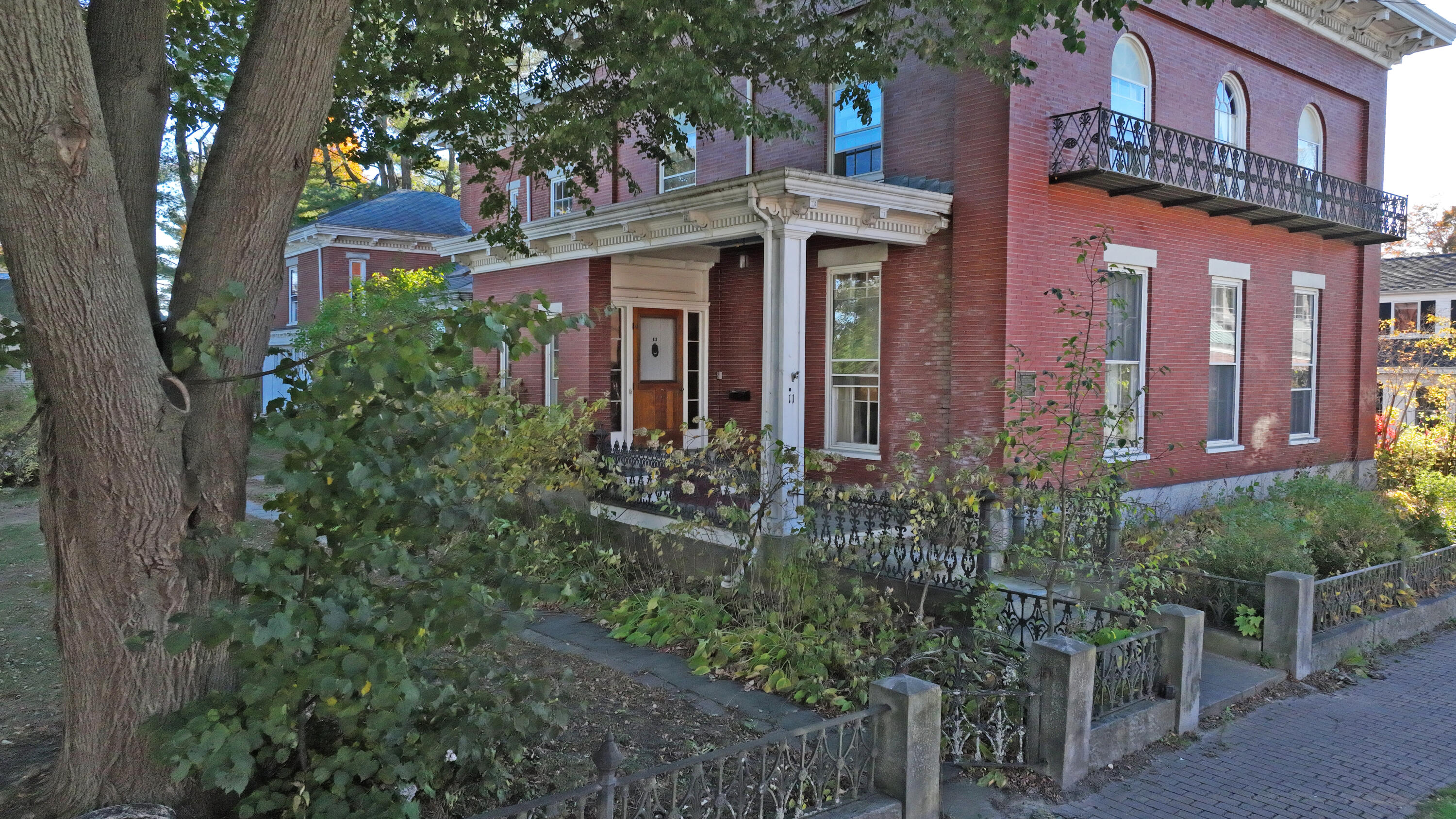 11 Lincoln Street Property Photo 7