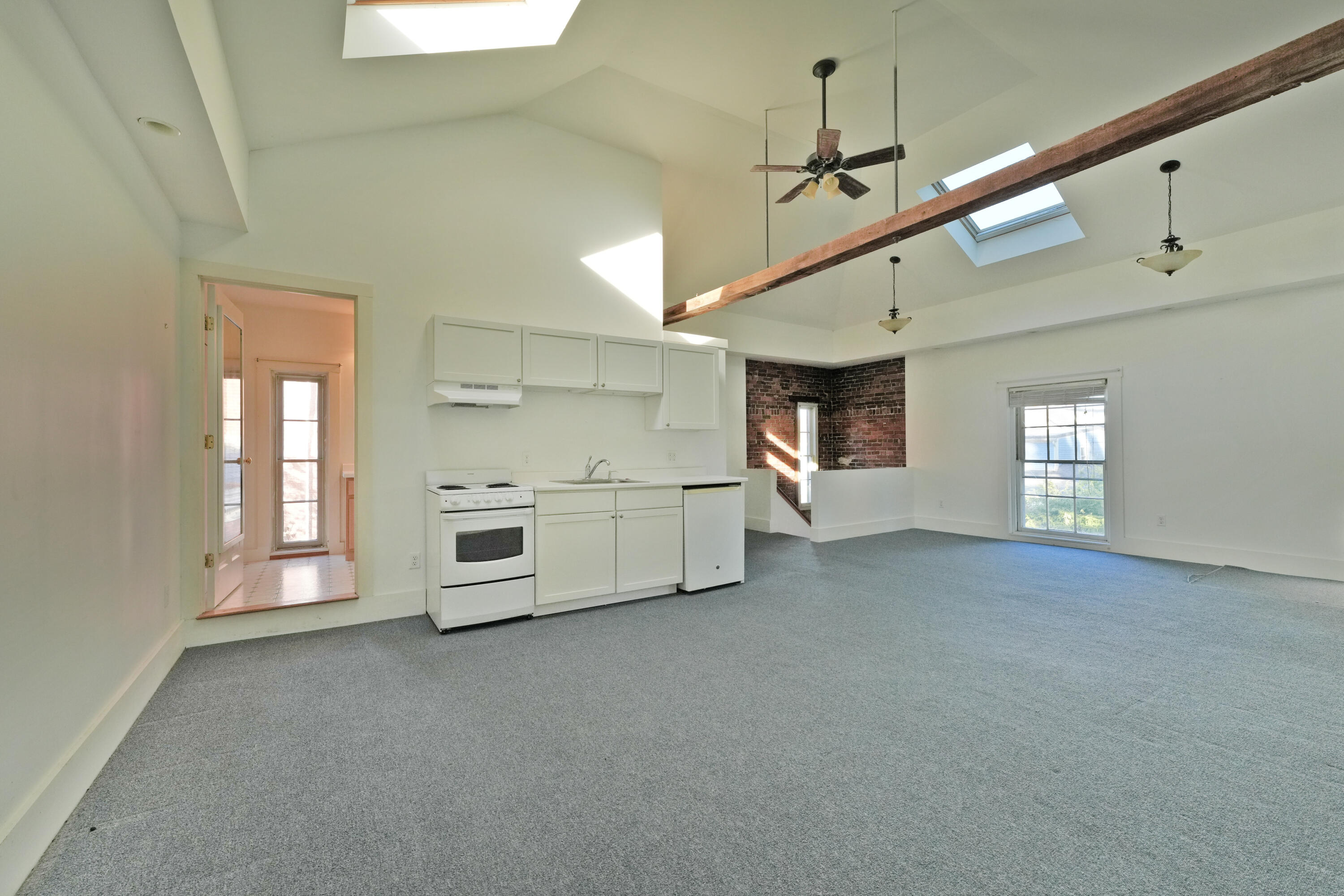 11 Lincoln Street Property Photo 42