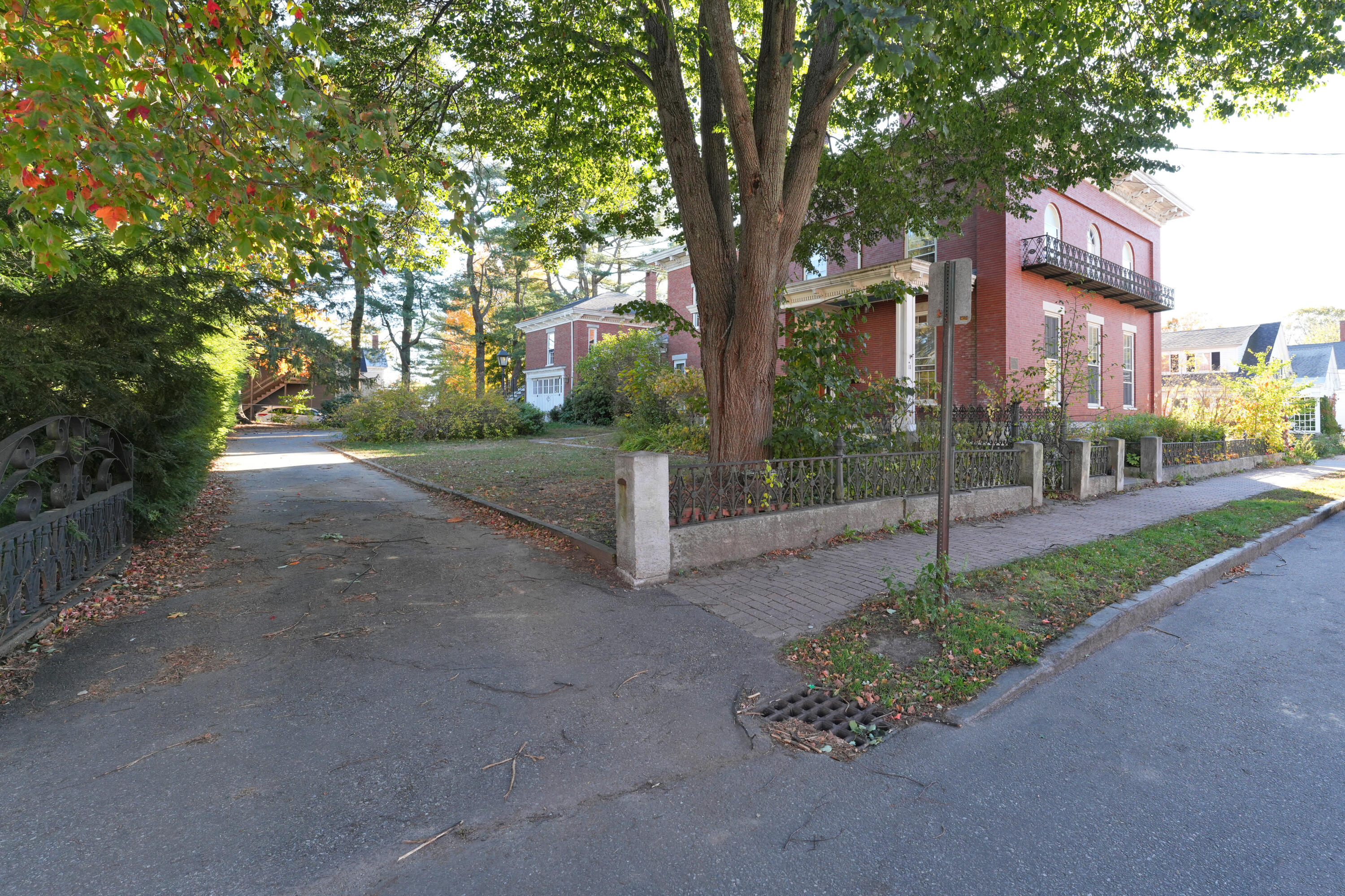 11 Lincoln Street Property Photo 51