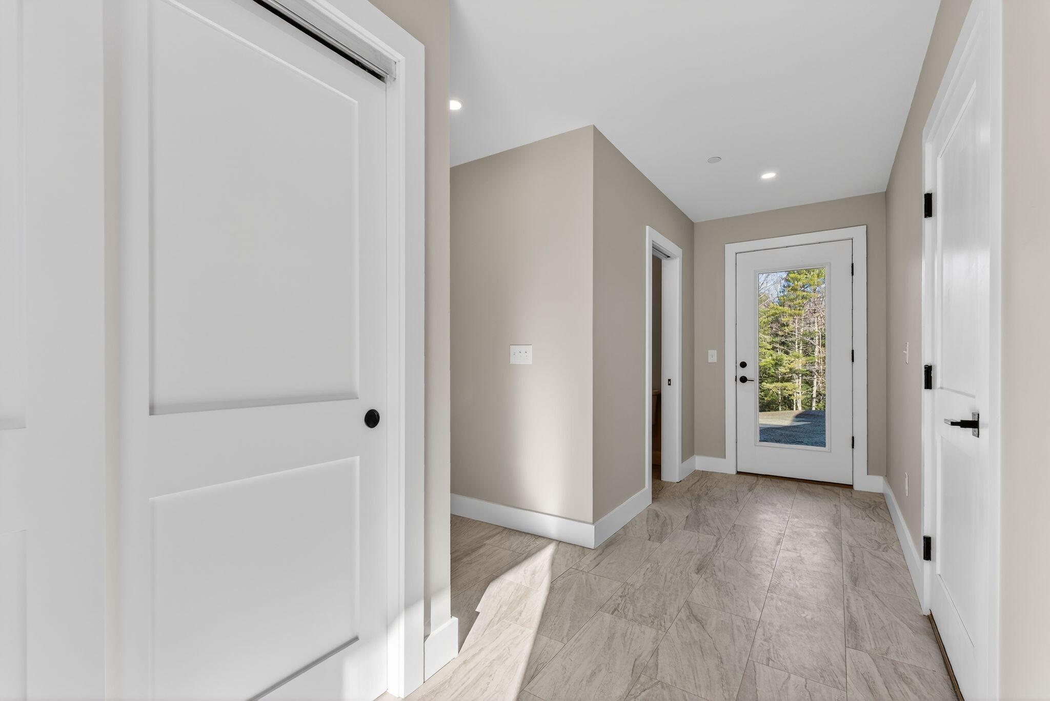 32 Fairway Commons Drive 11 Property Photo 5