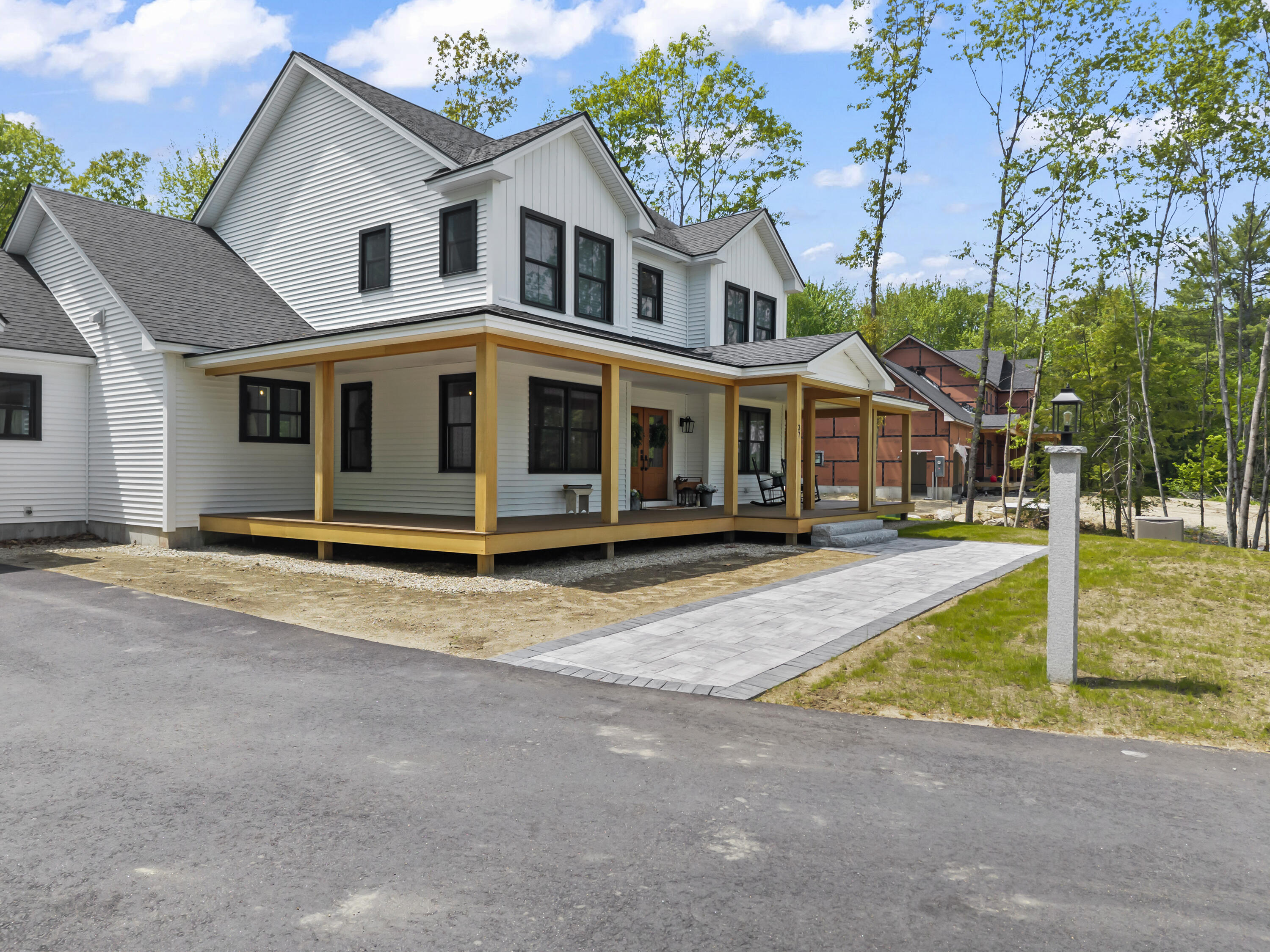 37 County Crossing Property Photo 8