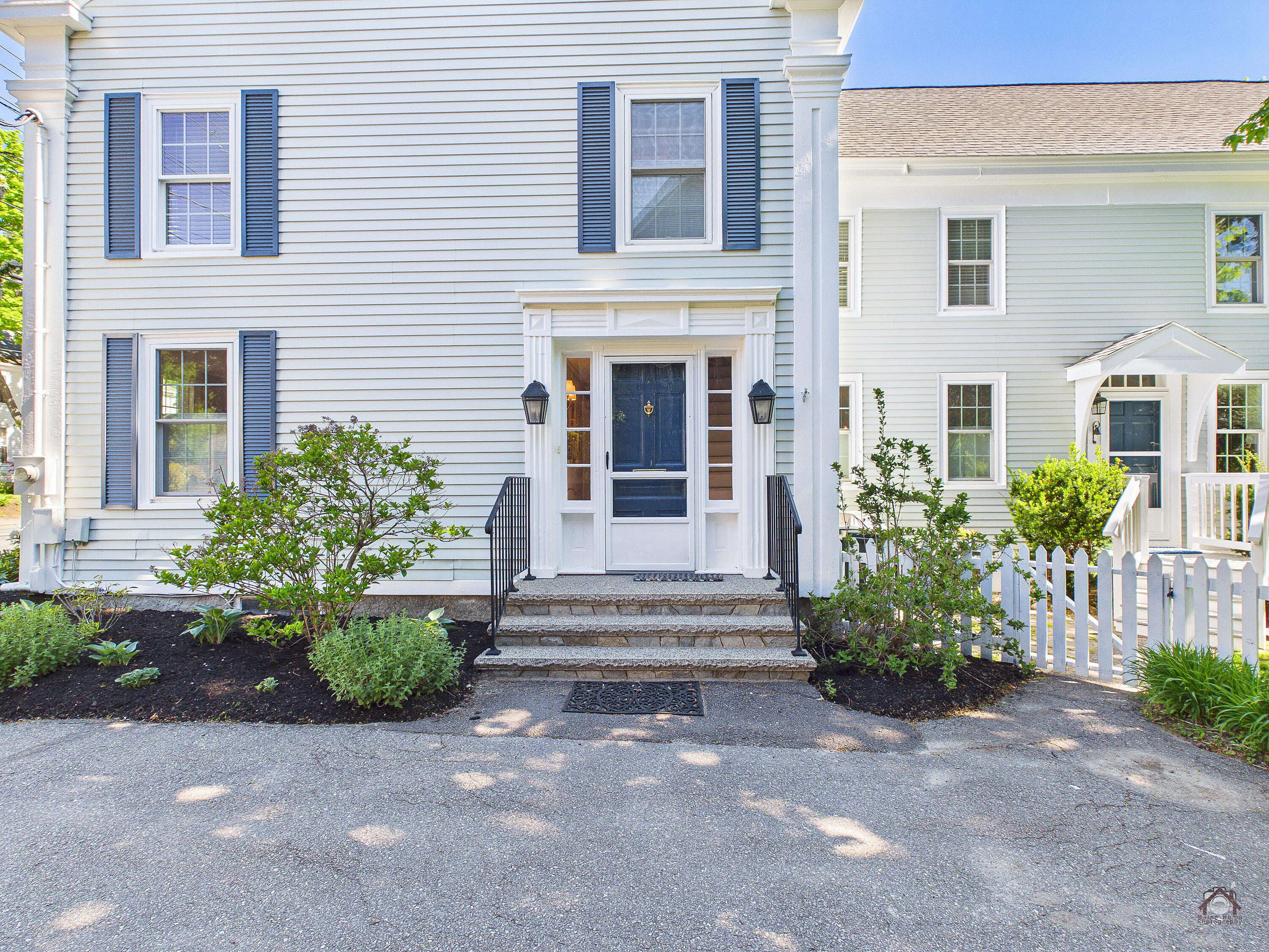 1059 Washington Street Property Photo 3