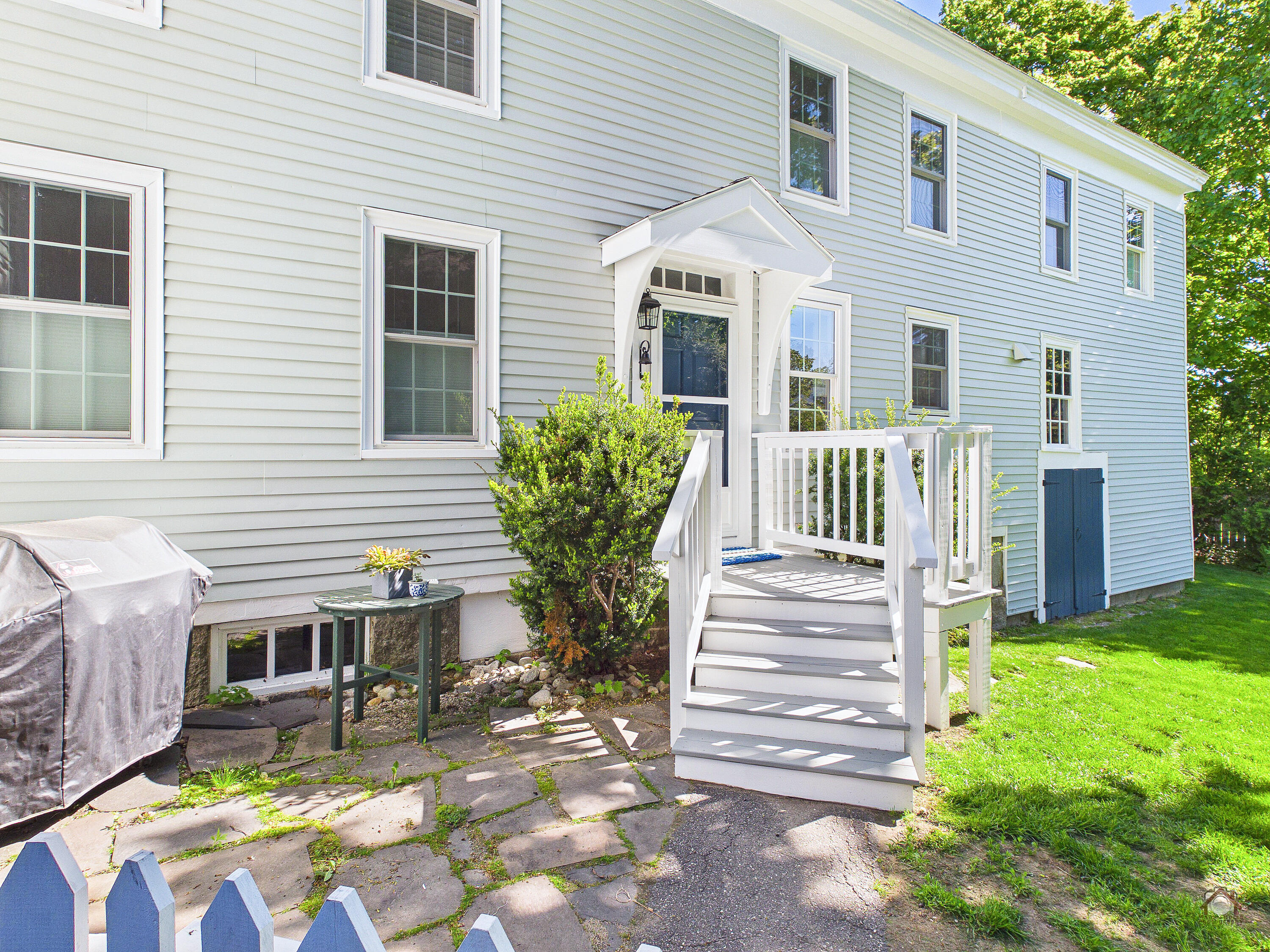 1059 Washington Street Property Photo 6