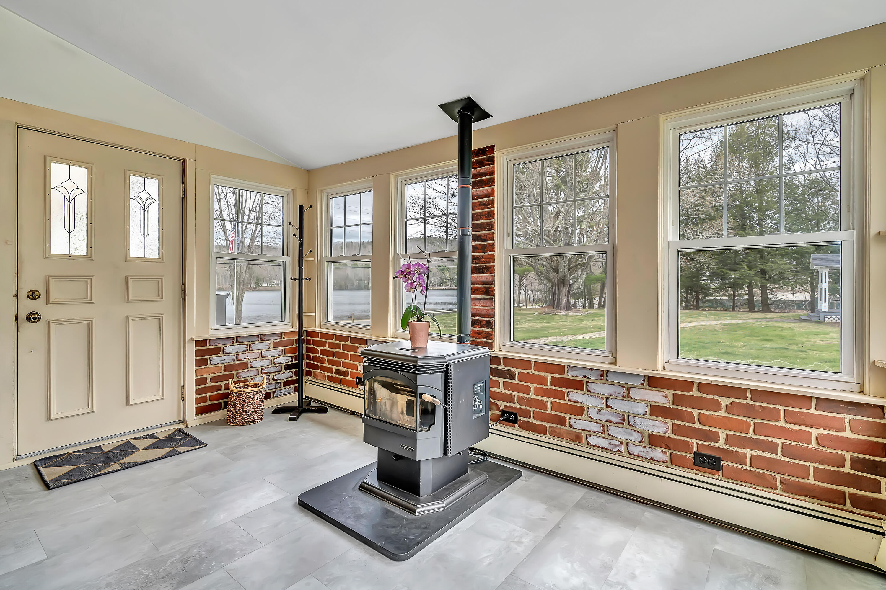 1024 Meadow Road Property Photo 38