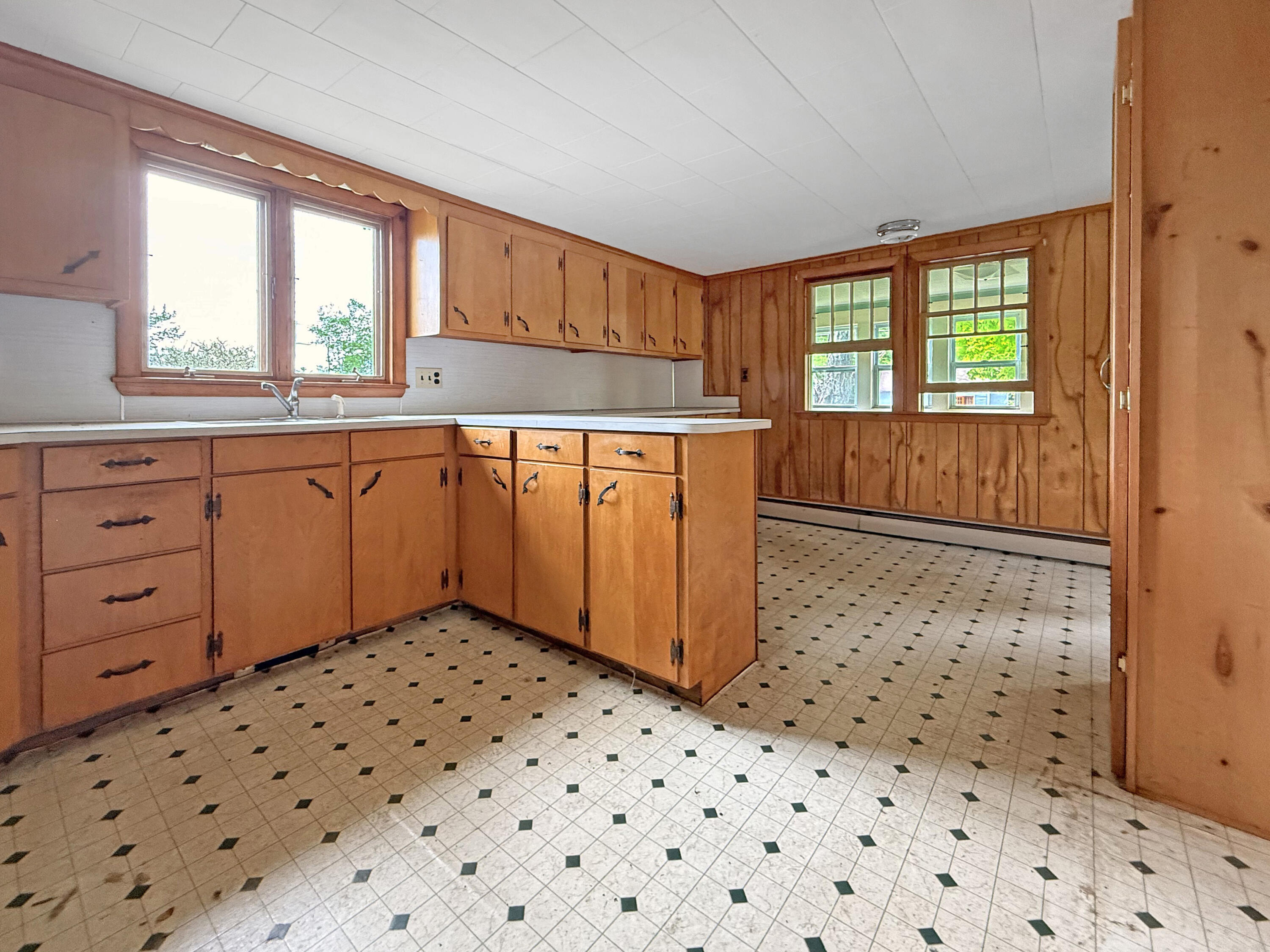 960 Main Street Property Photo 15