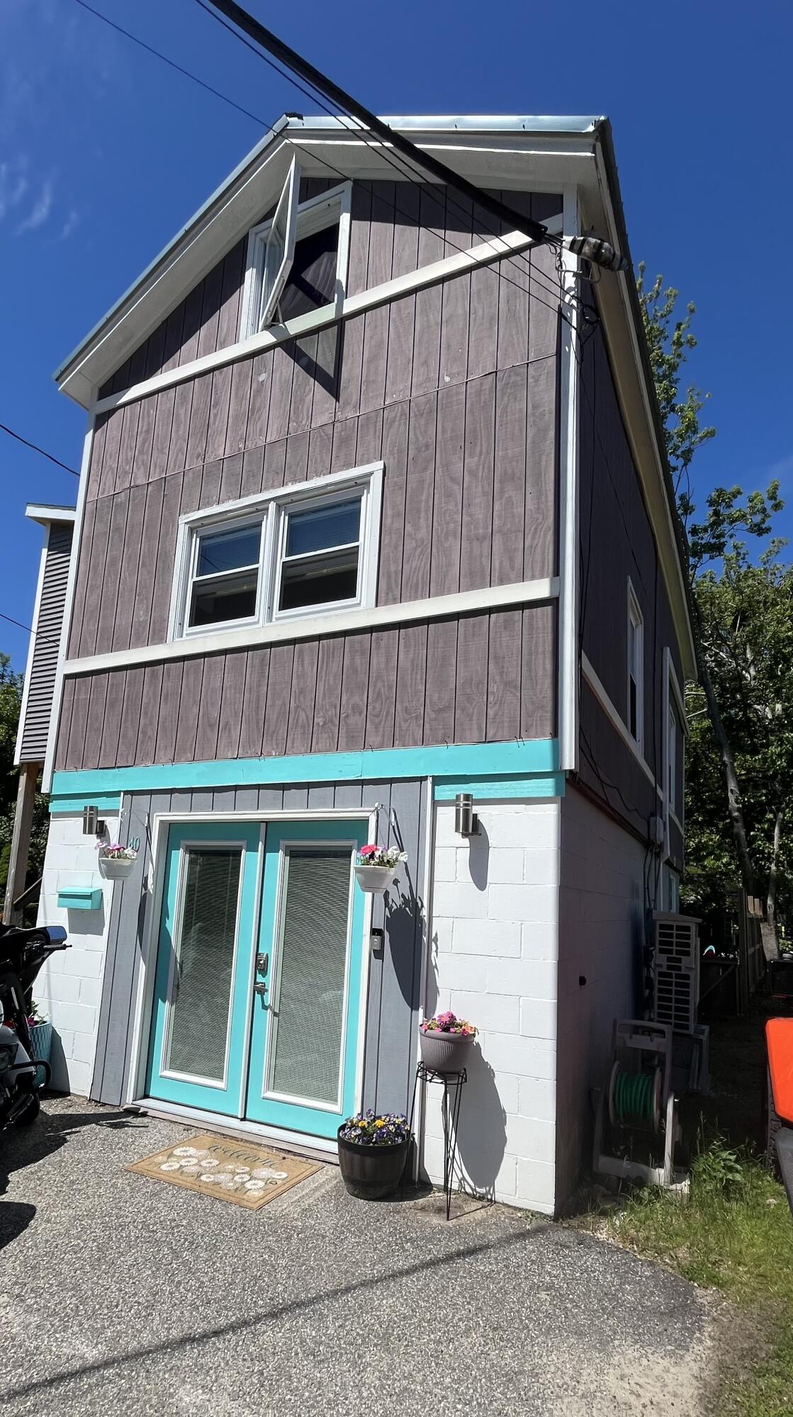 40 11th Street Property Photo 2