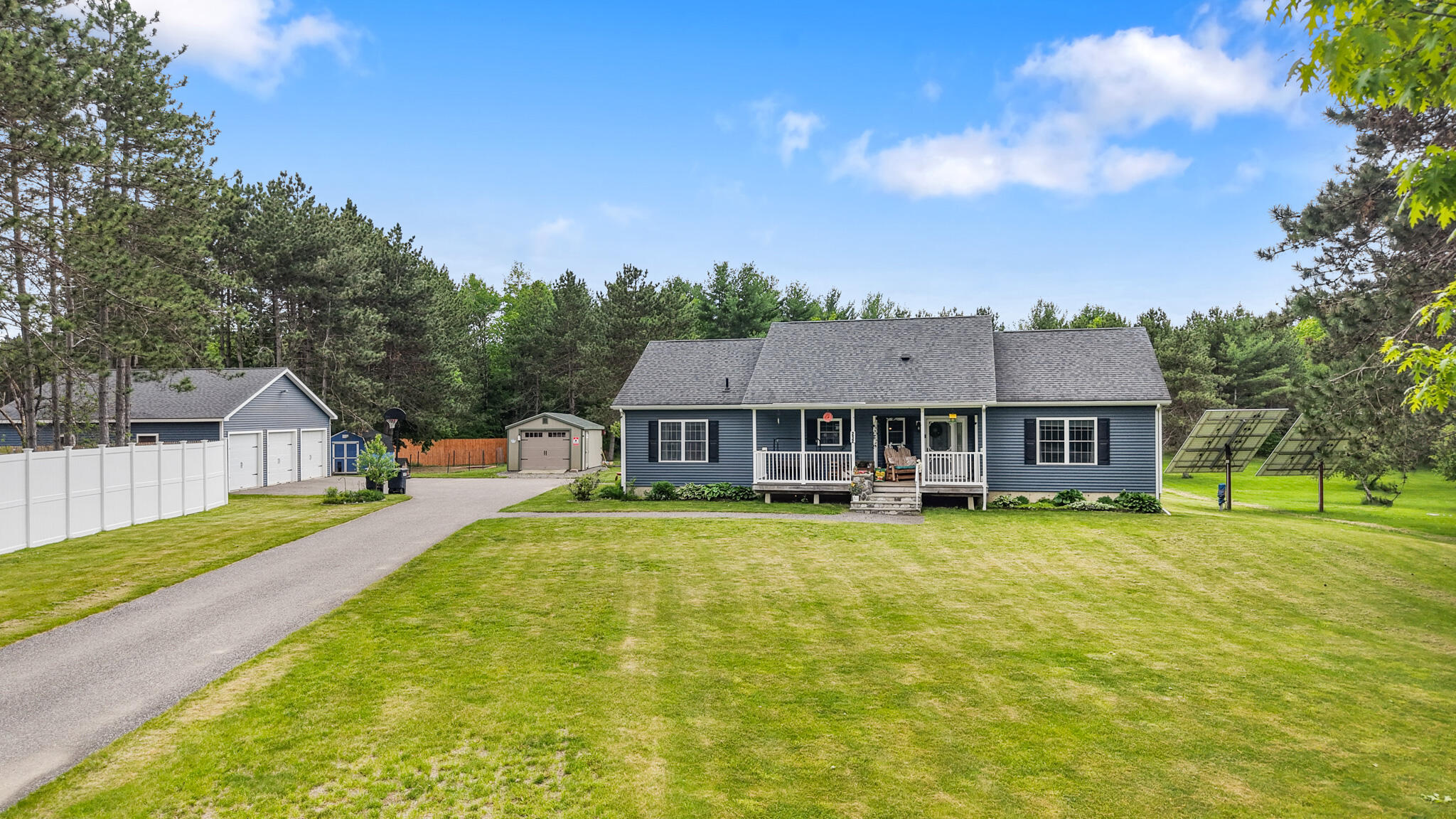 212 S Levant Road Property Photo 3