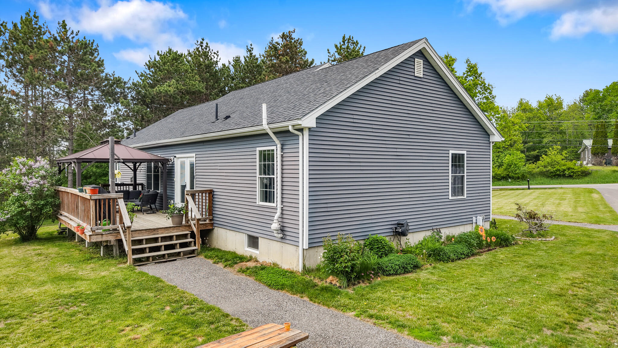 212 S Levant Road Property Photo 10