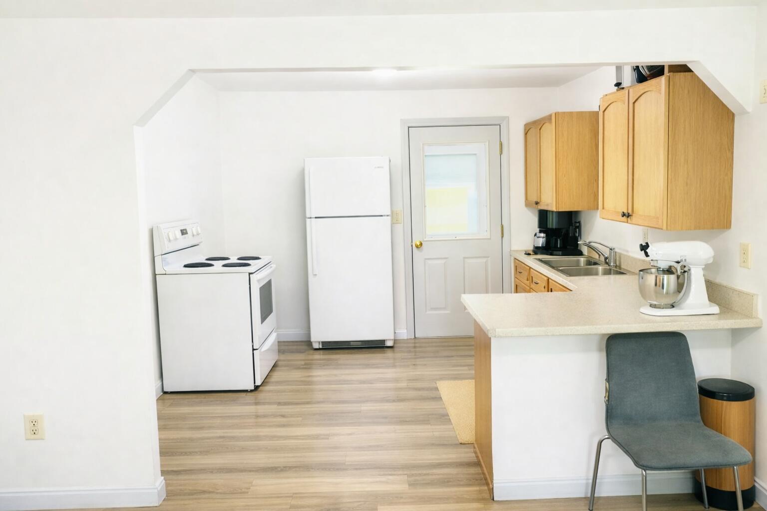 549 Roosevelt Trail Property Photo 12