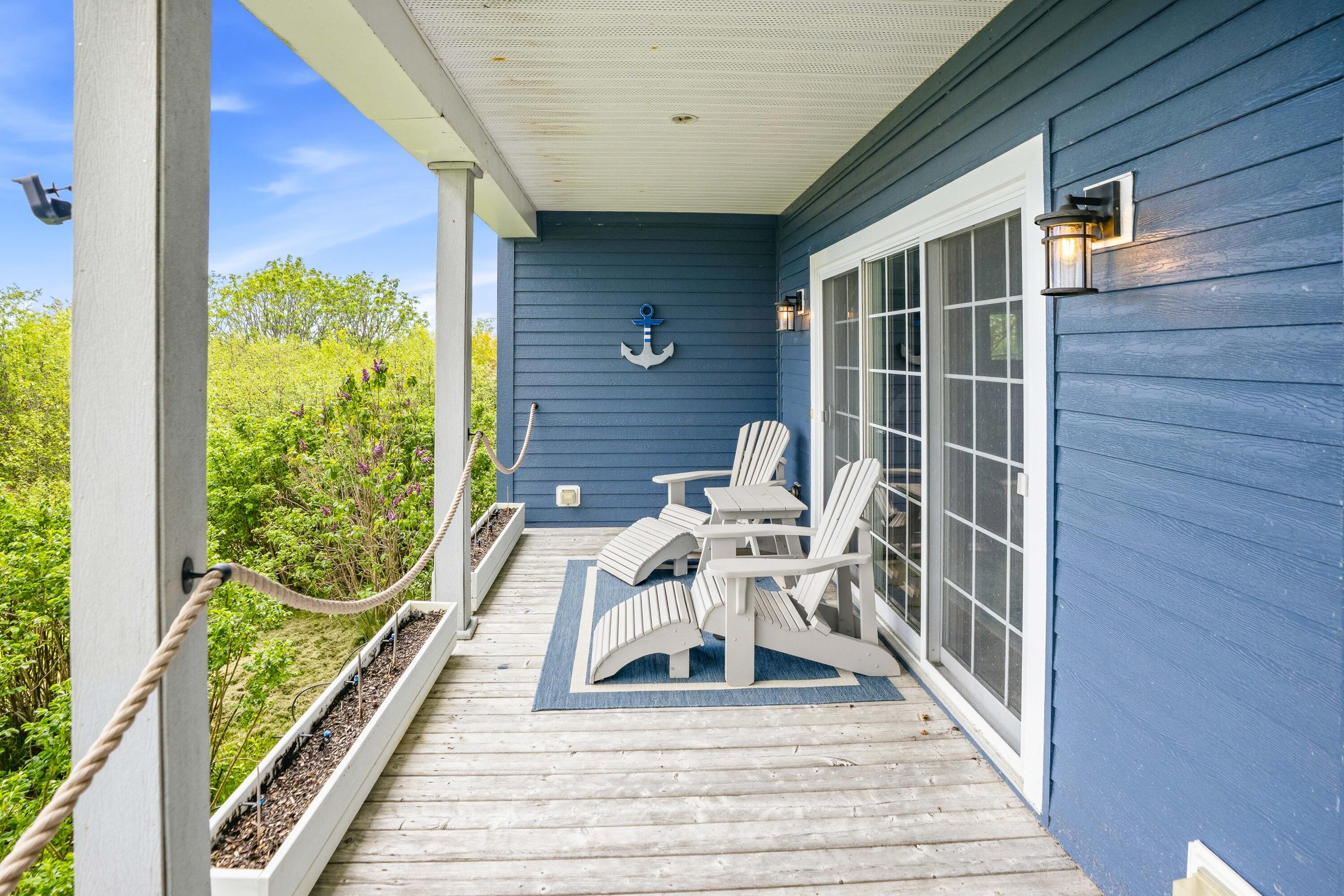 20 Easy Street Property Photo 4