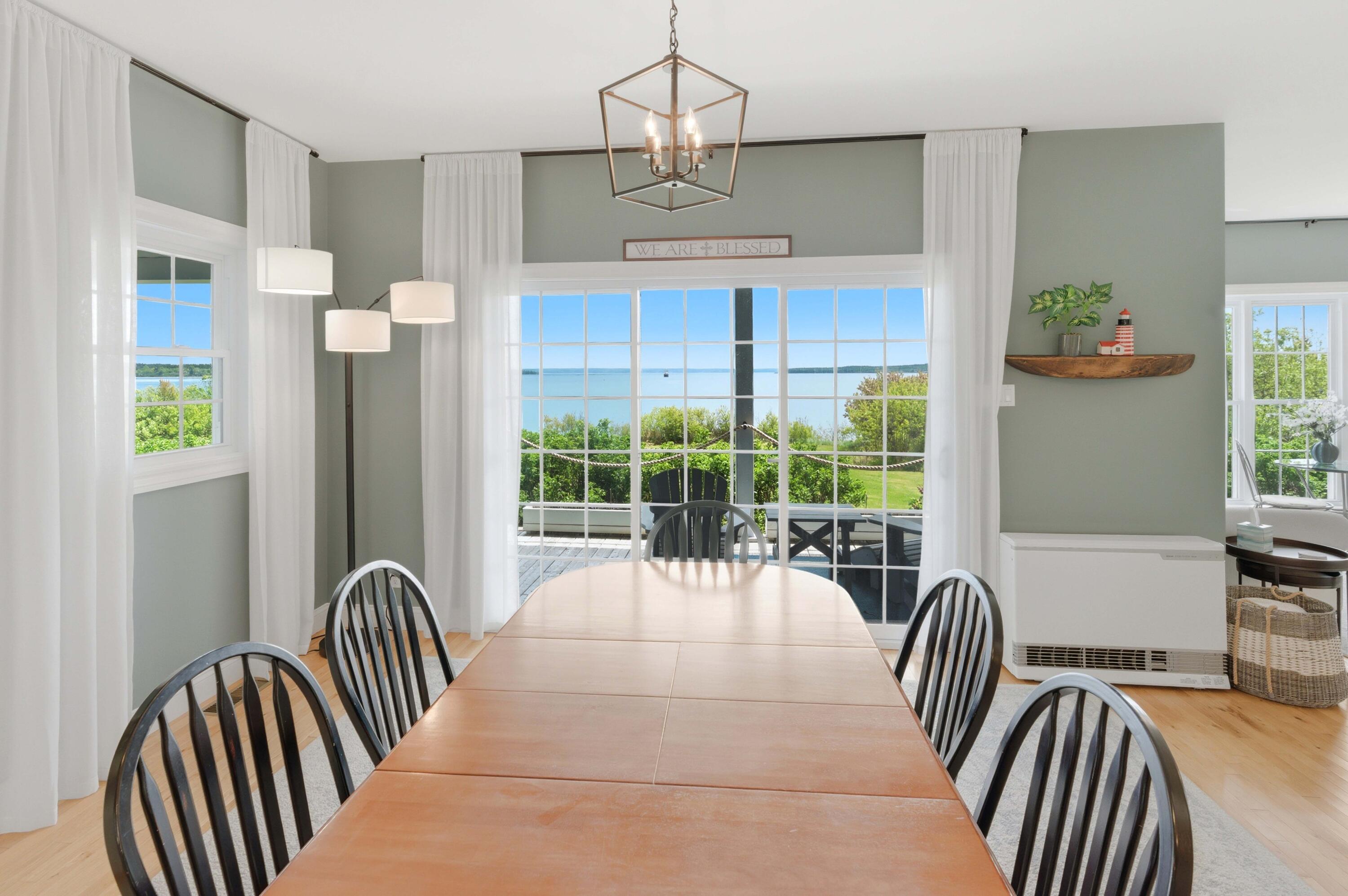 20 Easy Street Property Photo 14