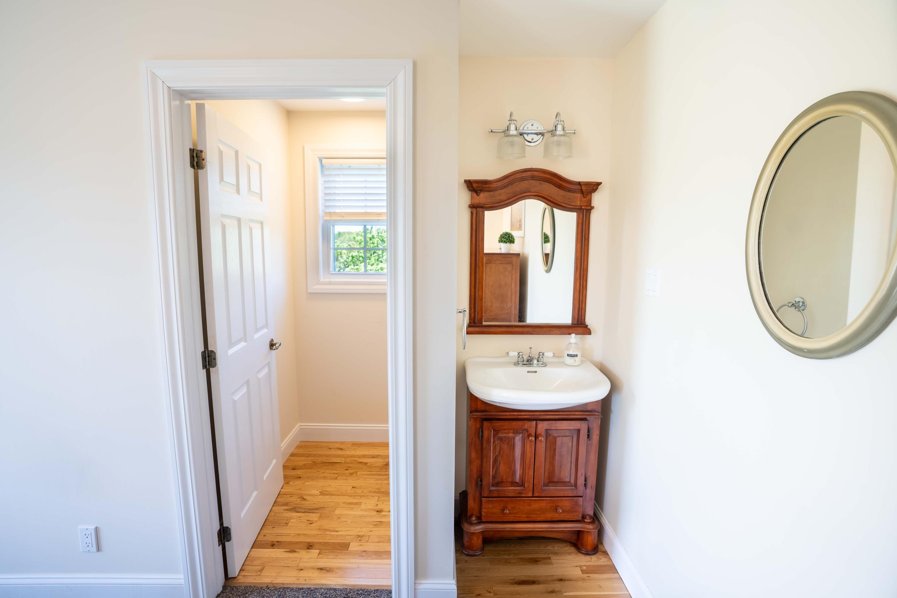 20 Easy Street Property Photo 24