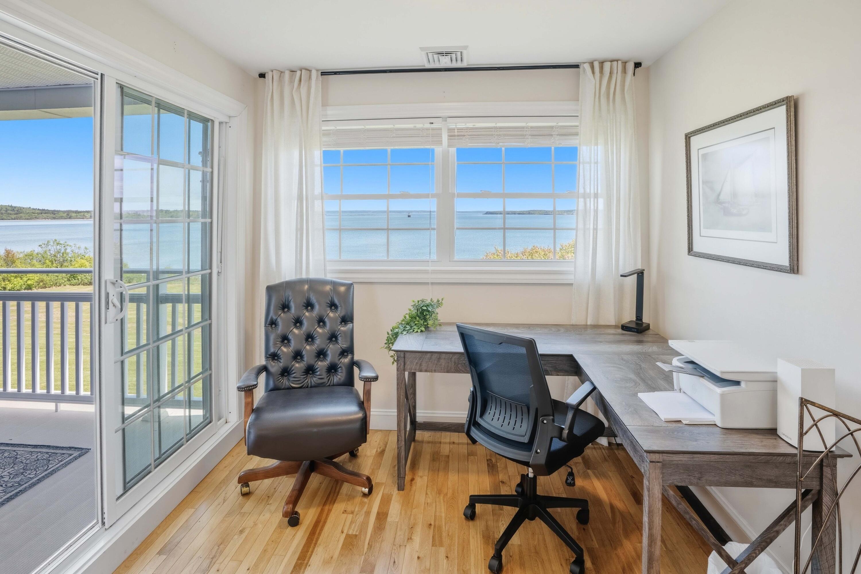 20 Easy Street Property Photo 27