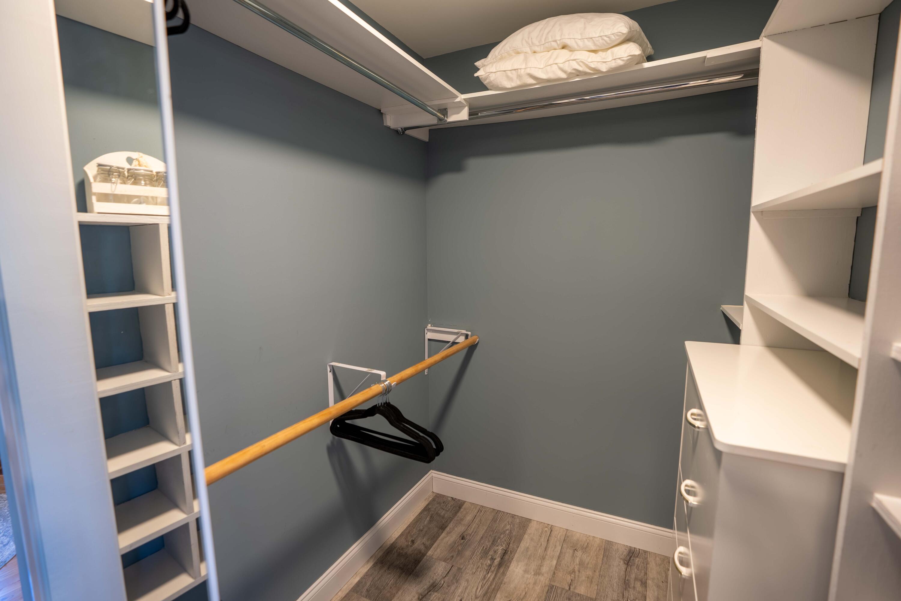 20 Easy Street Property Photo 32
