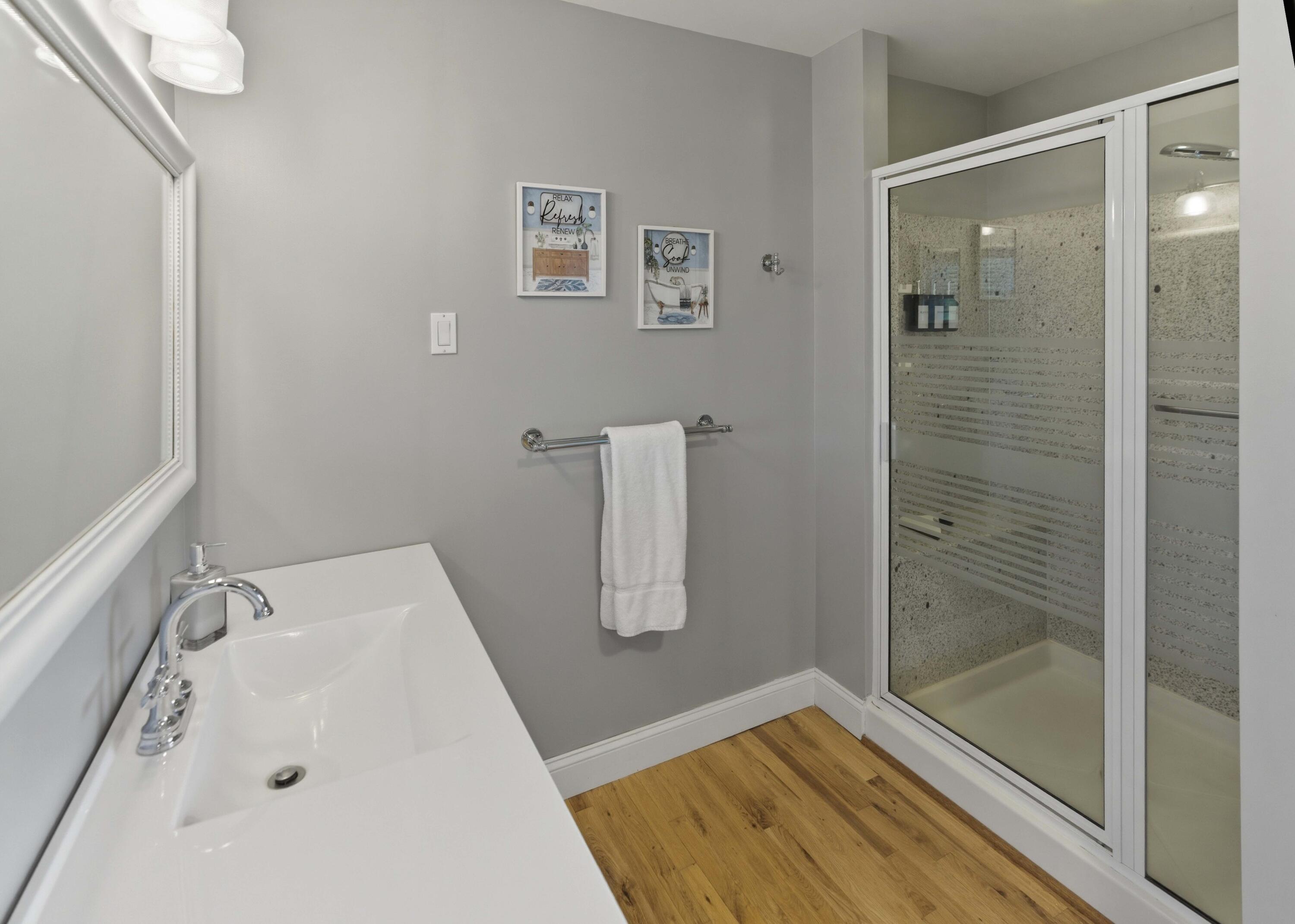 20 Easy Street Property Photo 35