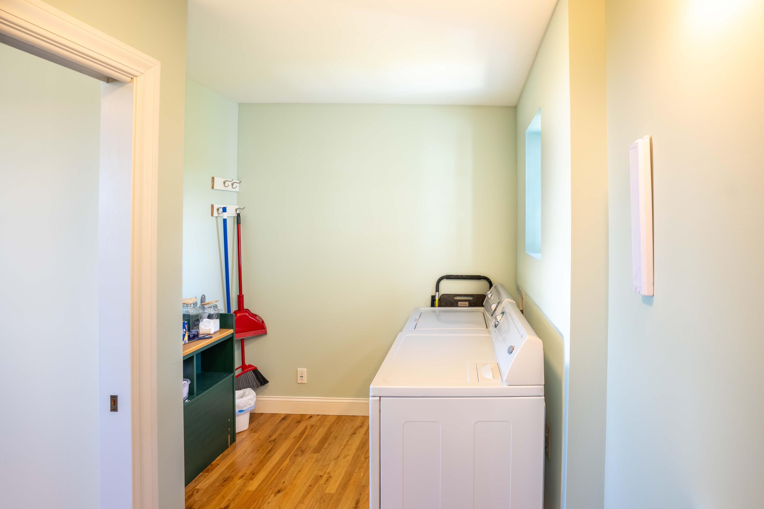 20 Easy Street Property Photo 37