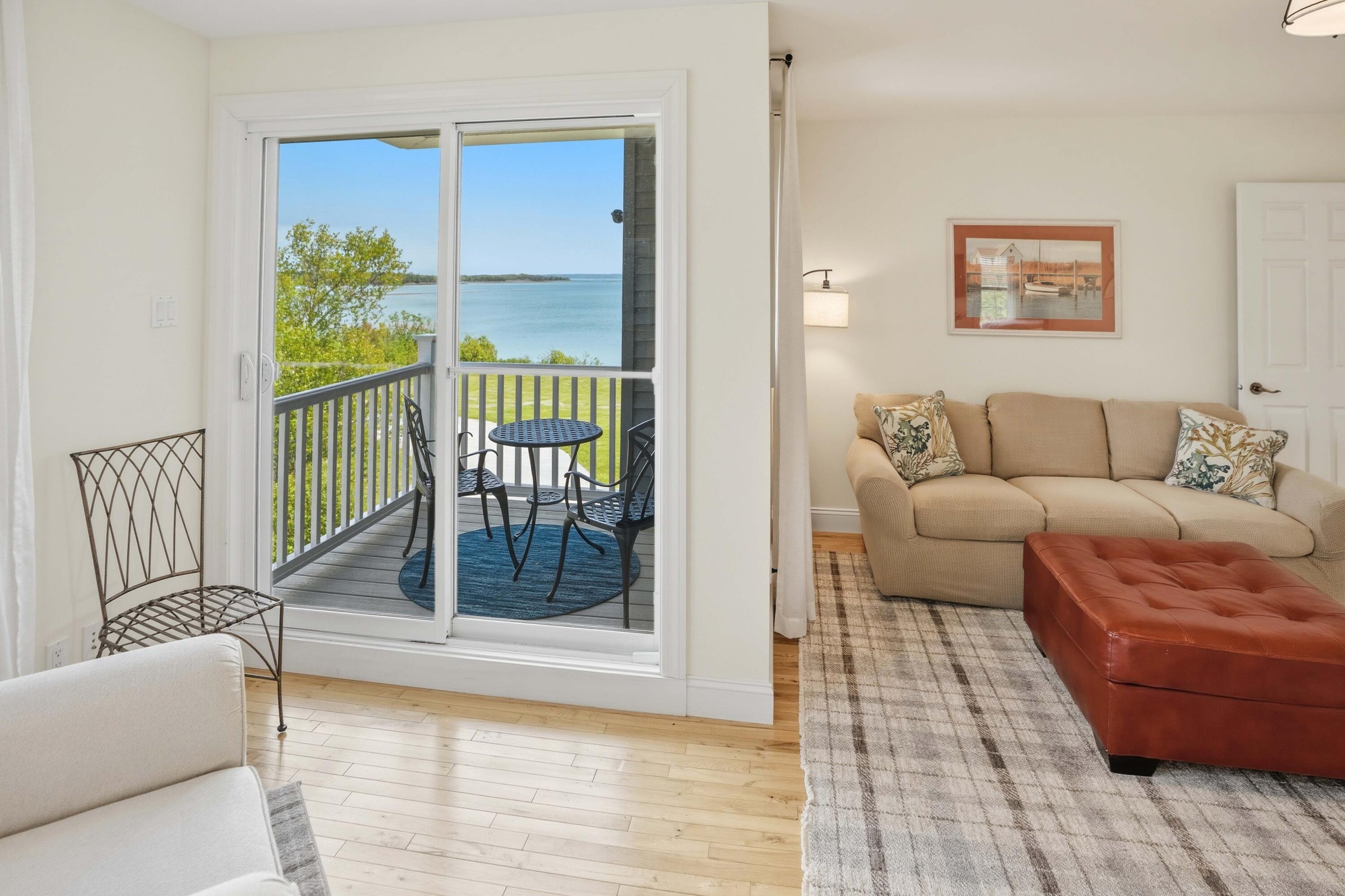 20 Easy Street Property Photo 46
